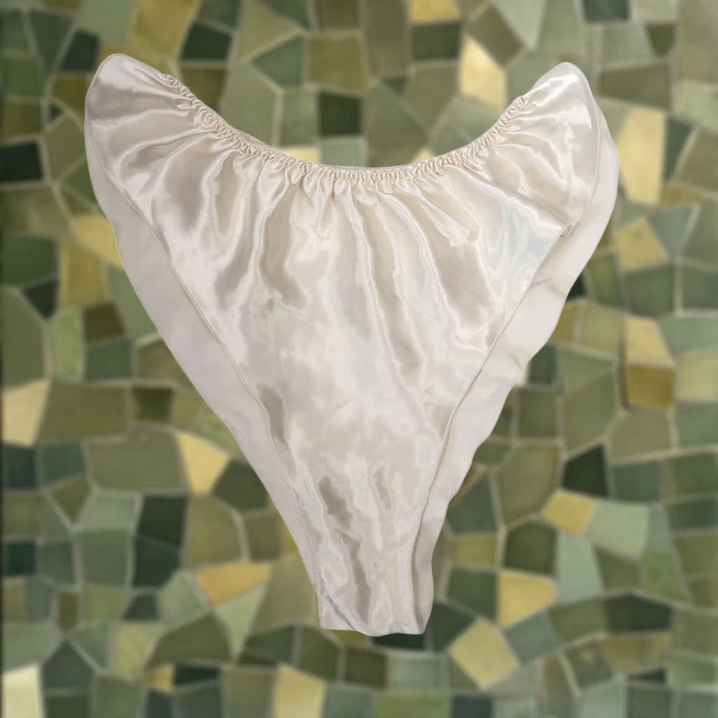 Vintage VINTAGE Jezebel Panties Underwear Ivory Satin High Leg French Cut L 80s Womens Size 36" / US 14 / IT 50 - 1 Thumbnail