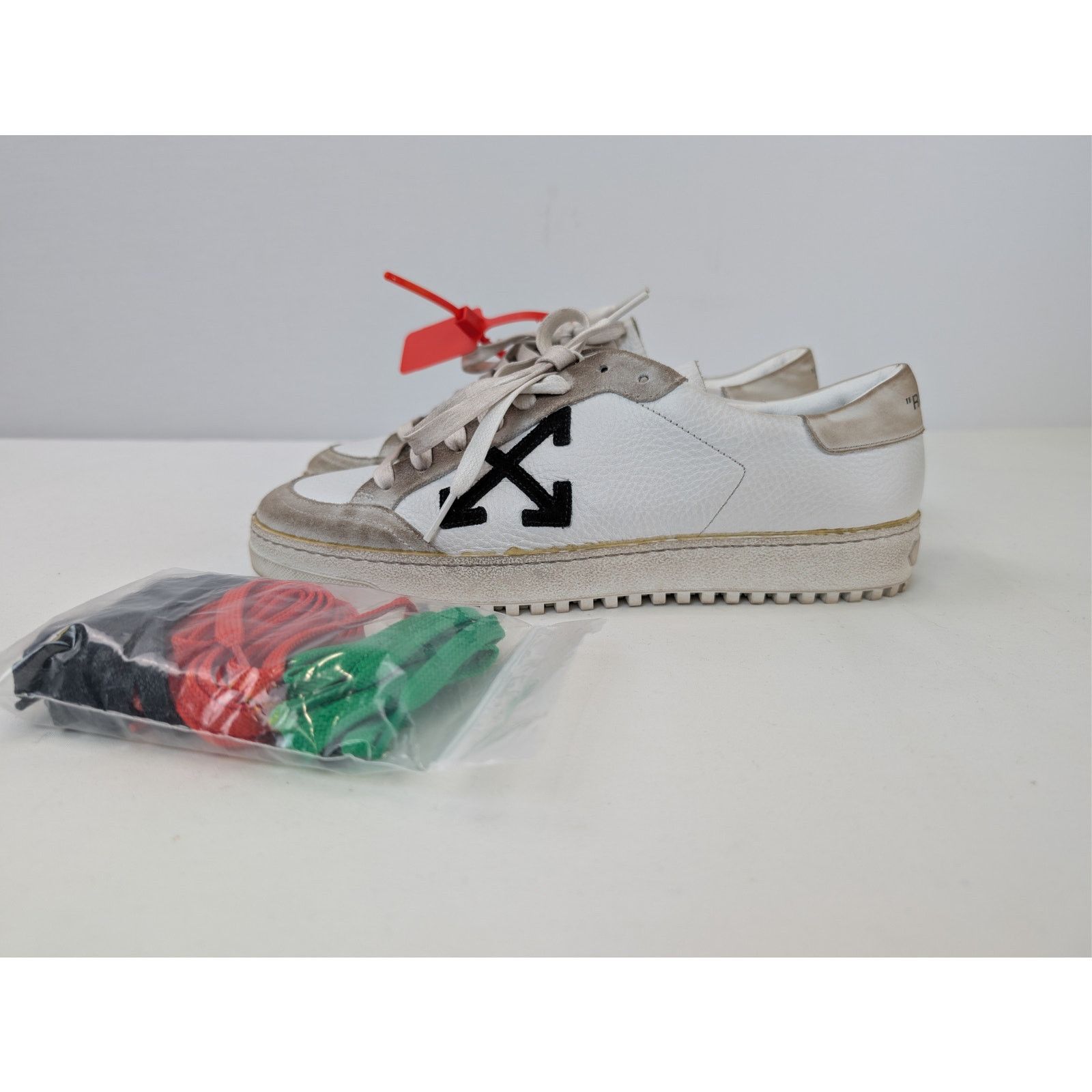 Off-White o1rshd1 Virgil Abloh Address Low Top Sneaker White / Black Size US 8 / EU 41 - 10 Thumbnail