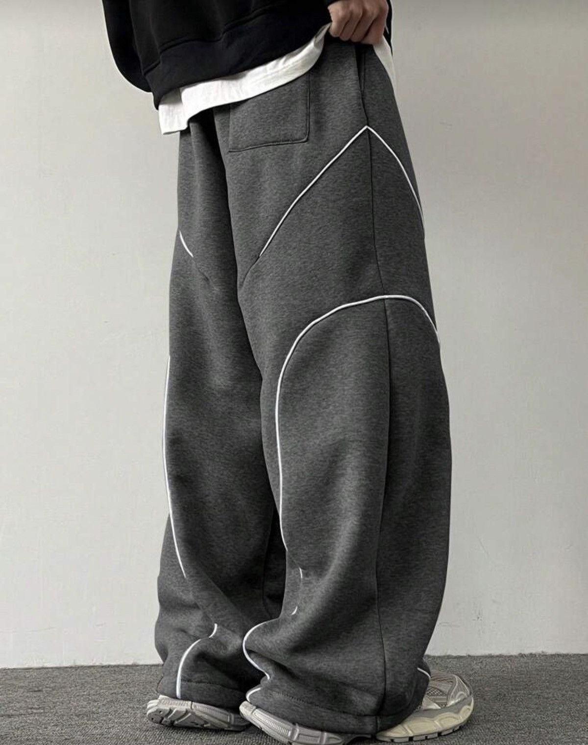 ULTRA Baggy Curved Piping Sweatpants - Cyberpunk Streetwear
