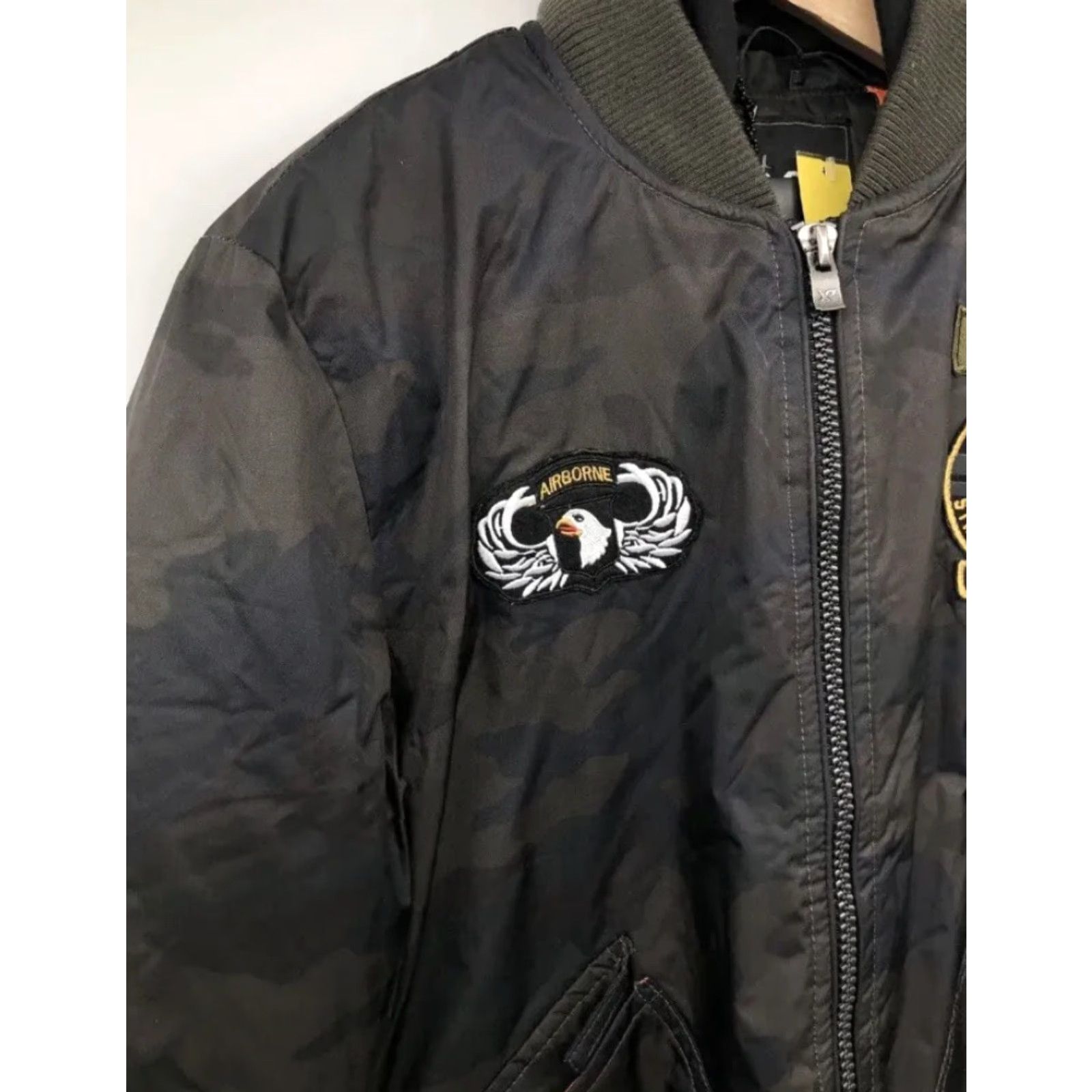 Vintage VINTAGE XRAY Army Camouflage Air Force Jacket Mens Bomber ZipUp Hoodie Size M Black Size US M / EU 48-50 / 2 - 4 Thumbnail