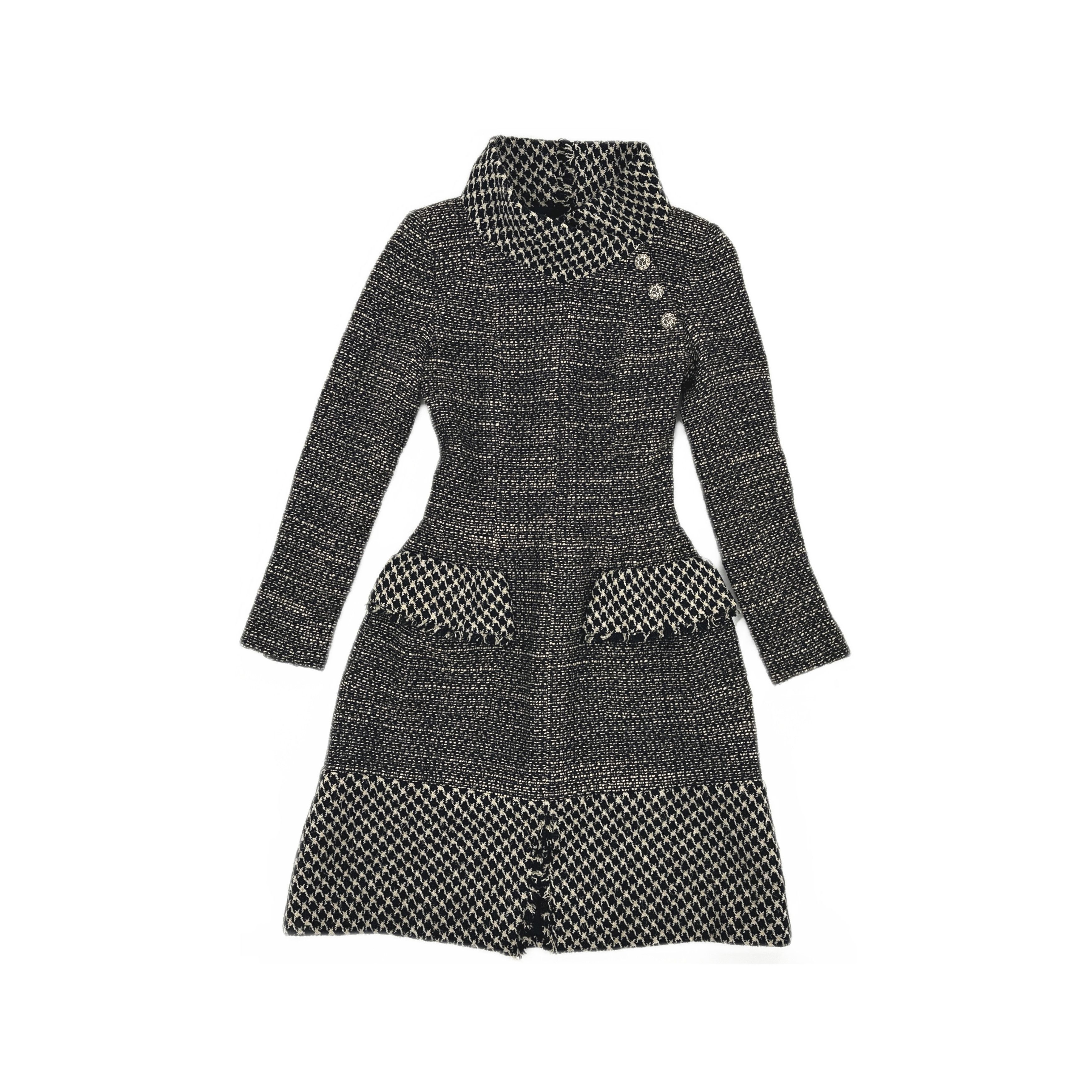 Chanel Chanel Tweed Patterned Button Dress Size 36 Size XS / US 0-2 / IT 36-38 - 1 Thumbnail