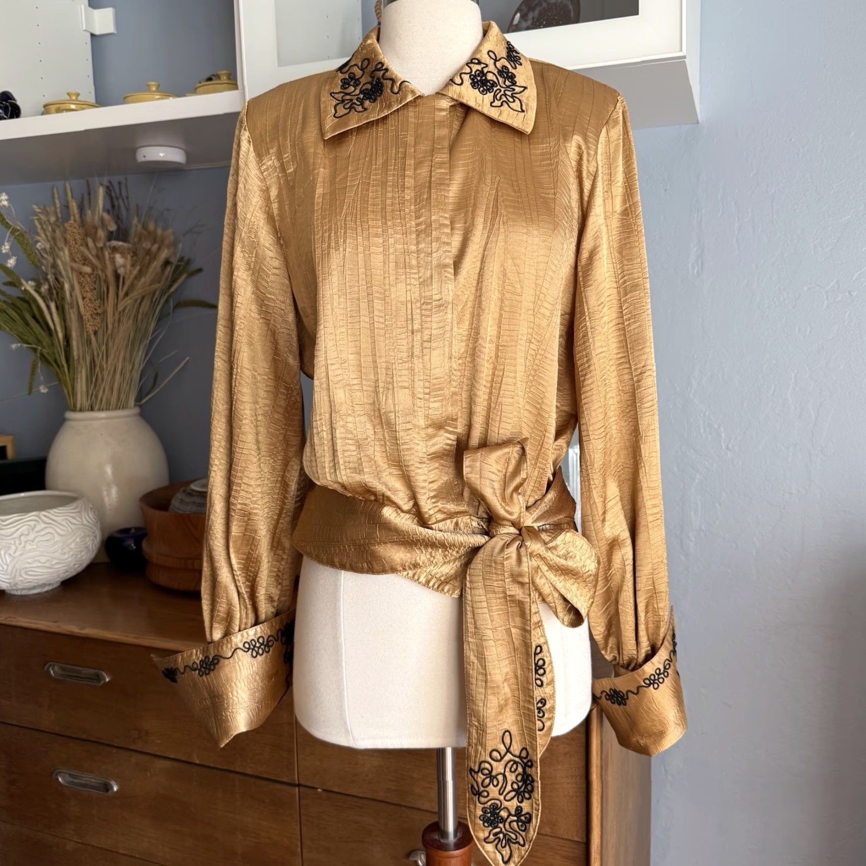 Vintage VINTAGE JEANNE MARC Outfit/Set Blouse & Pants Gold 80s Bohemian Glam S/M Women Wide-Leg includes Pants, Dress Shirt United States Made in USA Size S / US 4 / IT 40 - 2 Thumbnail