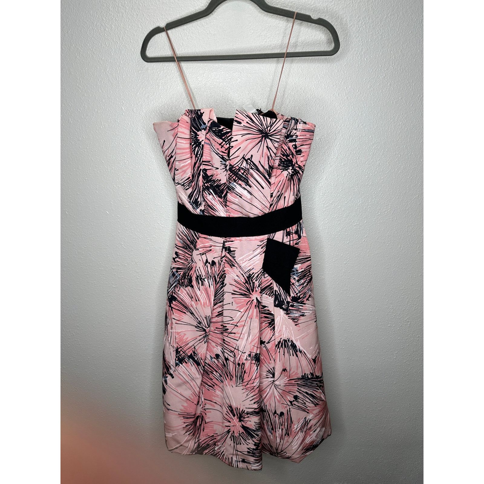Carolina Herrera NWT Carolina Herrera Pink Parasol Print Strapless Dress S Size S / US 4 / IT 40 - 1 Thumbnail