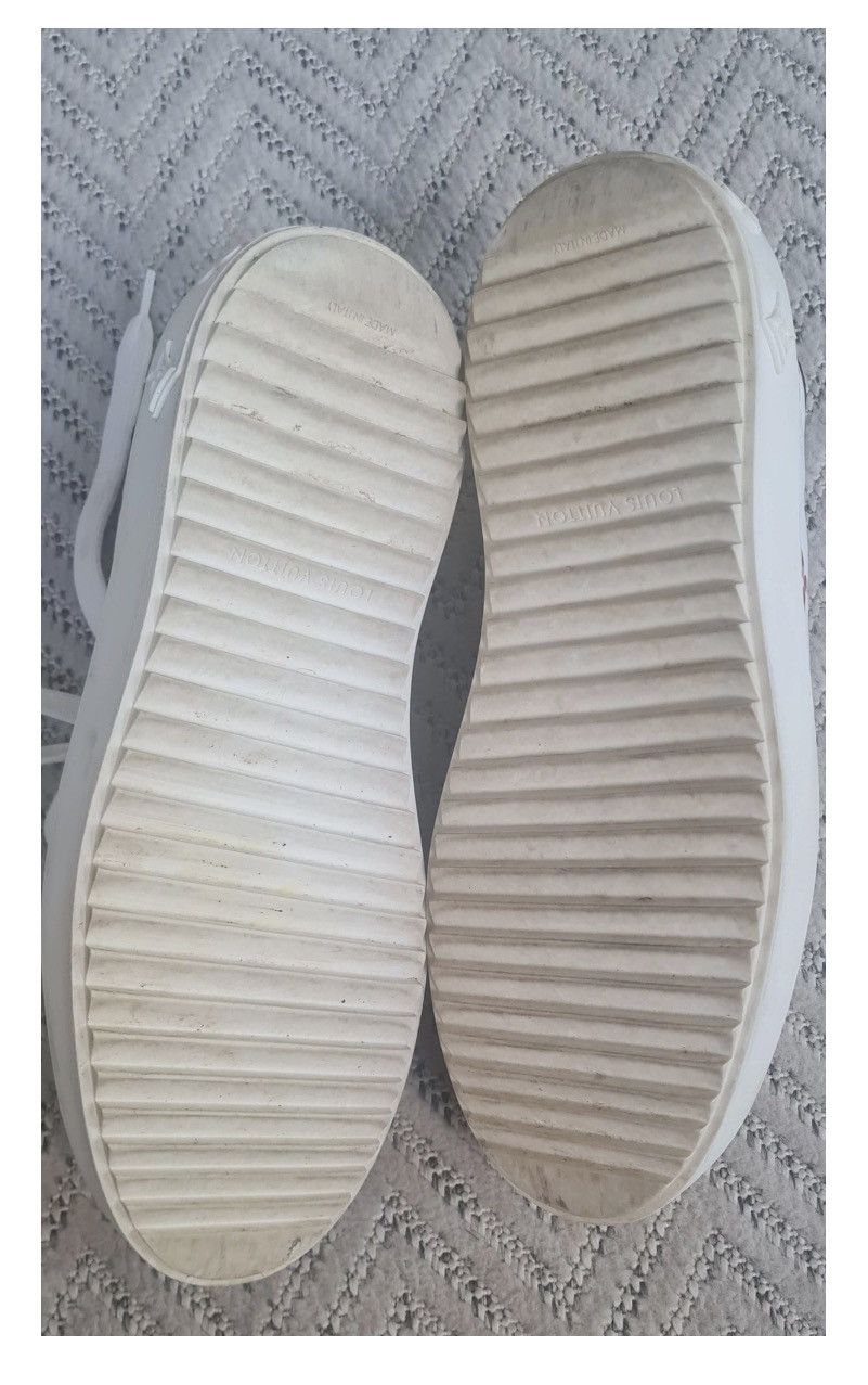 Louis Vuitton LV sneakers -authentication tag attached✅very good condition Size US 7 / IT 37 - 9 Thumbnail
