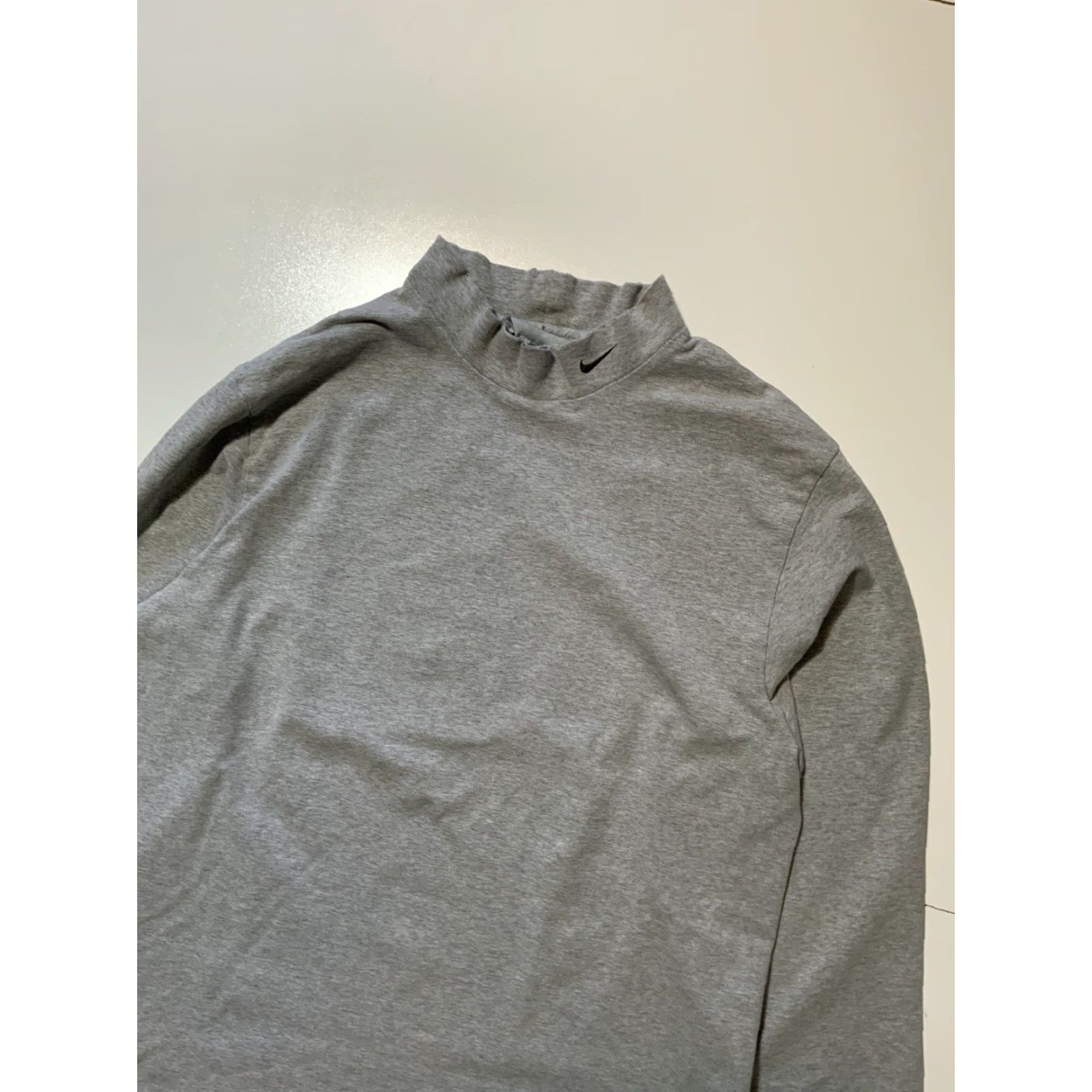 Nike VINTAGE Nike Sportswear Mock Neck Swoosh Heather Gray L/S T-Shirt M Mens Size M Size US M / EU 48-50 / 2 - 5 Thumbnail