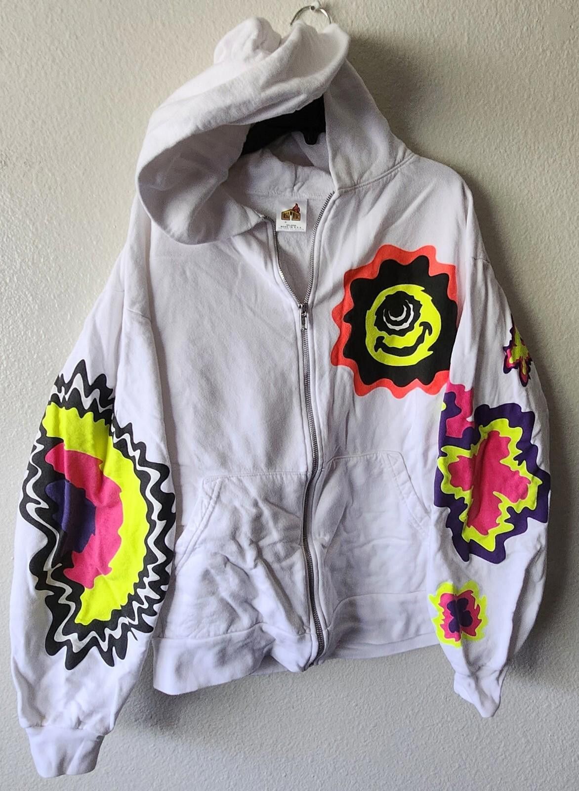 Insomnia Visuals Festive White Zip-Up Hoodie in Medium Graphic Print Size US M / EU 48-50 / 2 - 3 Thumbnail