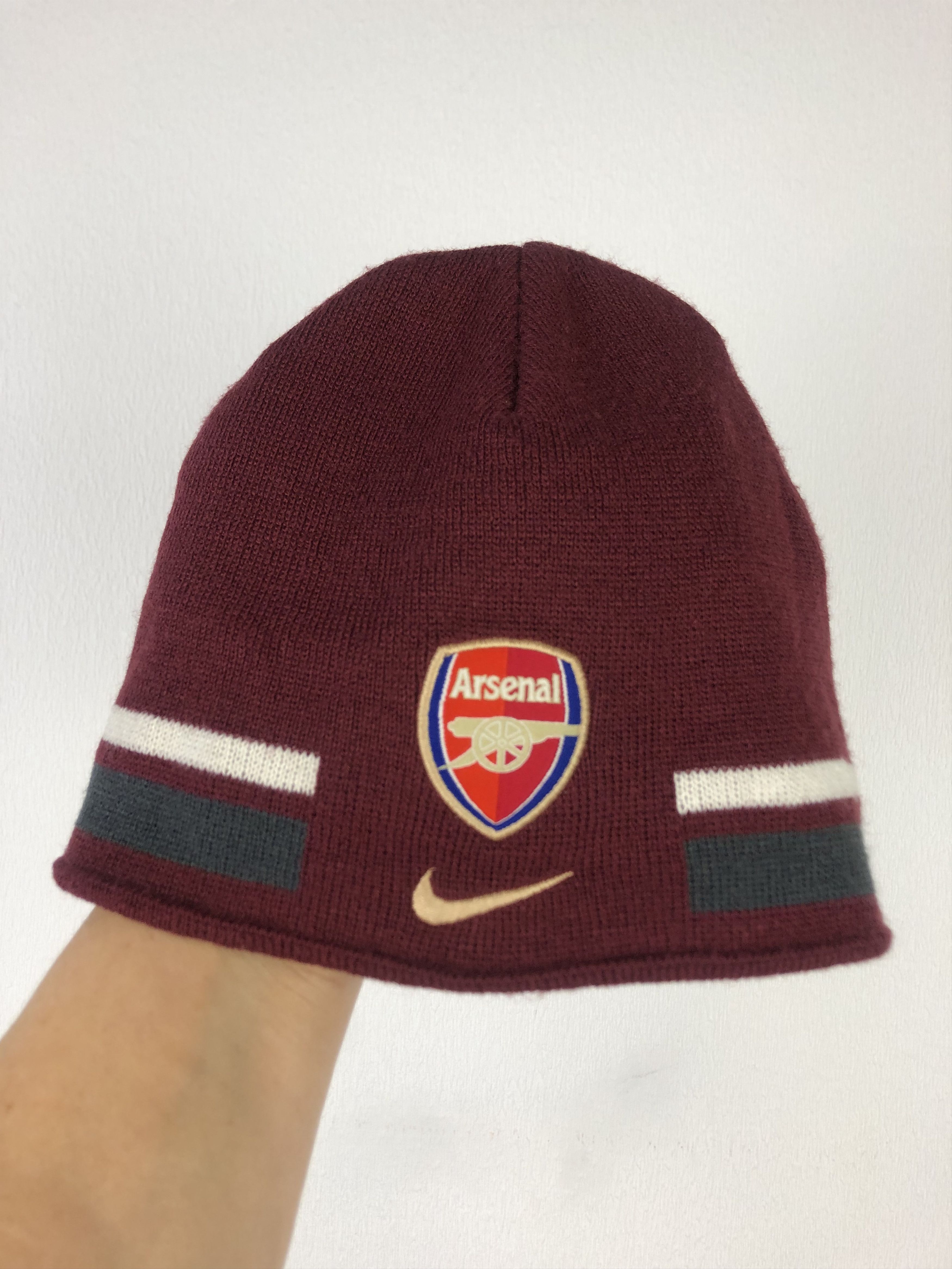 Nike Vintage Nike Arsenal Beanie Hat Football Cap Burgundy o2 Size ONE SIZE - 1 Thumbnail