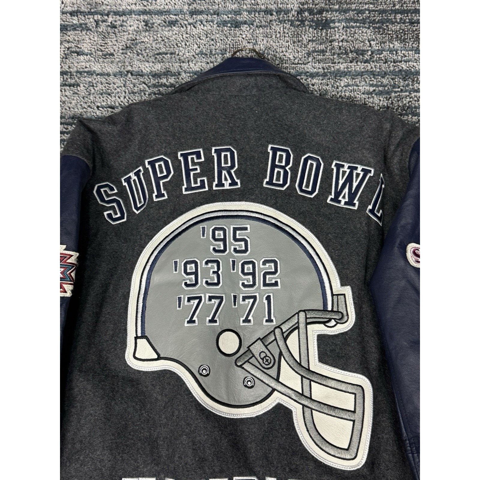 NFL Dallas Cowboys Súper Bowl Champions Varsity Jacket Sz L NFL Size US L / EU 52-54 / 3 - 12 Thumbnail