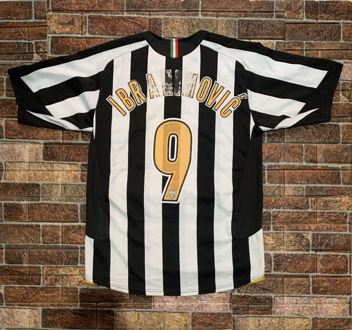 Nike NIKE Juventus Fc 2004/2005 Ibrahimovic #9 Jersey Size US M / EU 48-50 / 2 - 2 Thumbnail