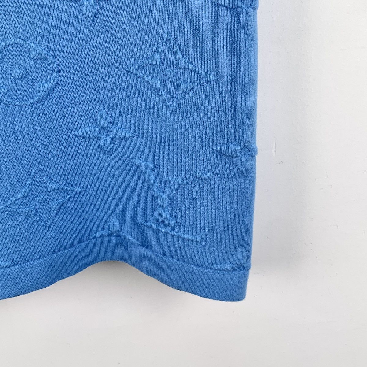 Louis Vuitton Louis Vuitton All-over Embossed Short Sleeve T-Shirt K26WX Size S / US 4 / IT 40 - 4 Thumbnail
