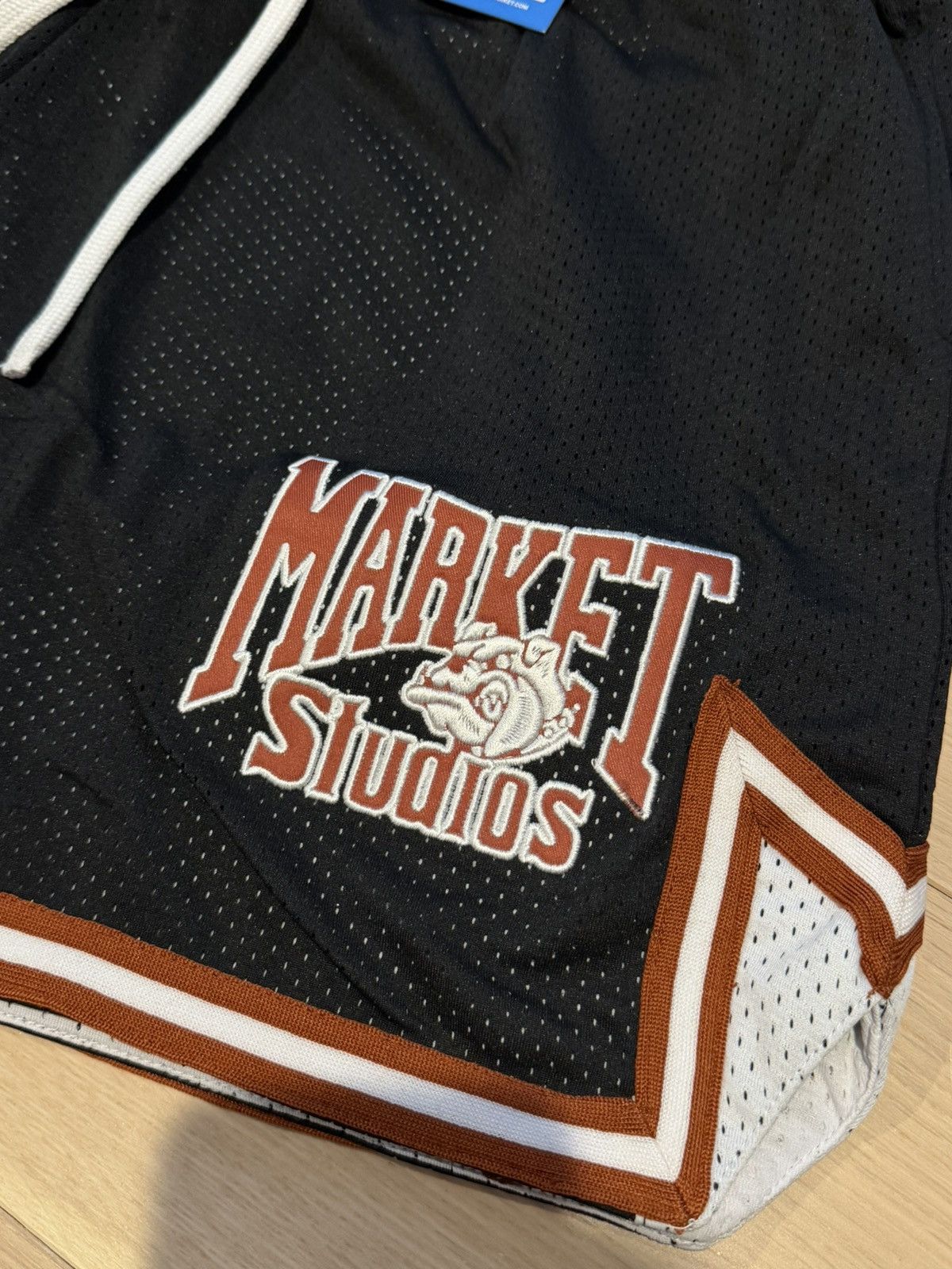 Market MARKET BULLDOGS MESH SHORTS Size US 32 / EU 48 - 4 Thumbnail