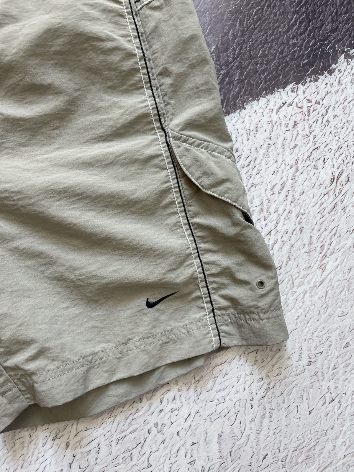 Nike Nike vintage y2k logo swoosh embroidered shorts Size US 34 / EU 50 - 5 Thumbnail