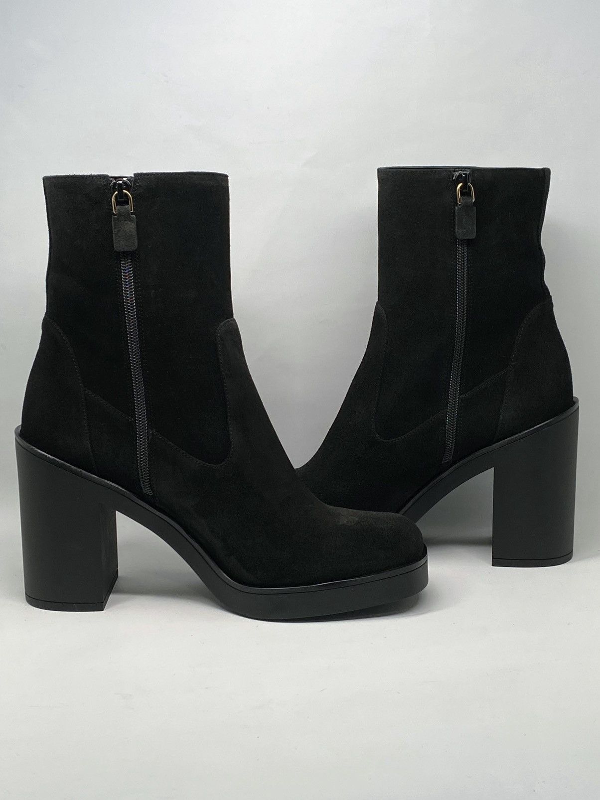 Stuart Weitzman Stuart Weitzman Suede Platform Zipped Booties size 9.5 Size US 9.5 / IT 39.5 - 3 Thumbnail