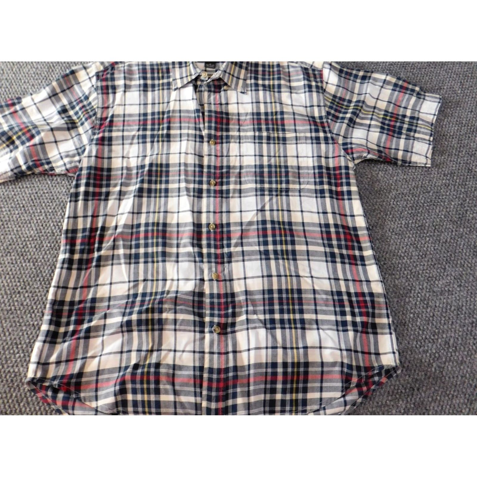 Croft & Barrow Croft & Barrow Mens Shirt Medium blue plaid button up casual Button-Down Collar Size US M / EU 48-50 / 2 - 3 Thumbnail