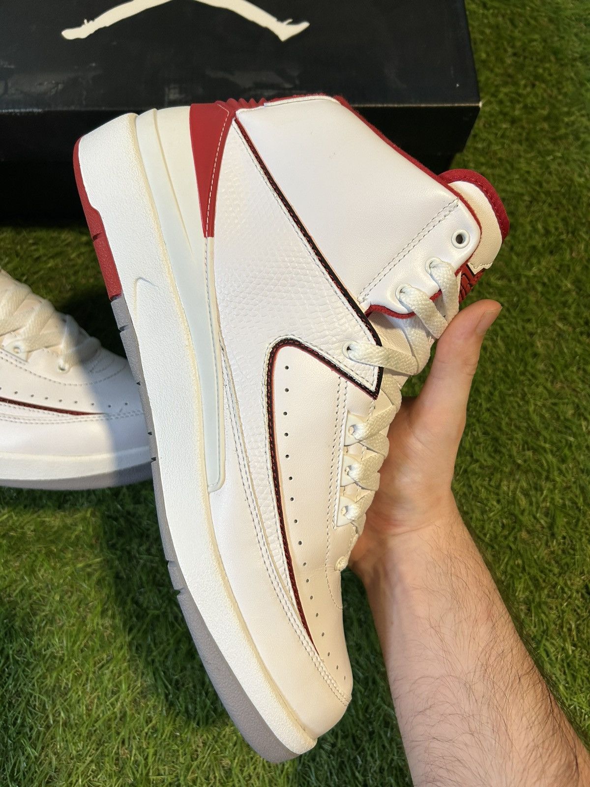 Jordan Brand Jordan 2 White Red Size US 10.5 / EU 43-44 - 6 Thumbnail
