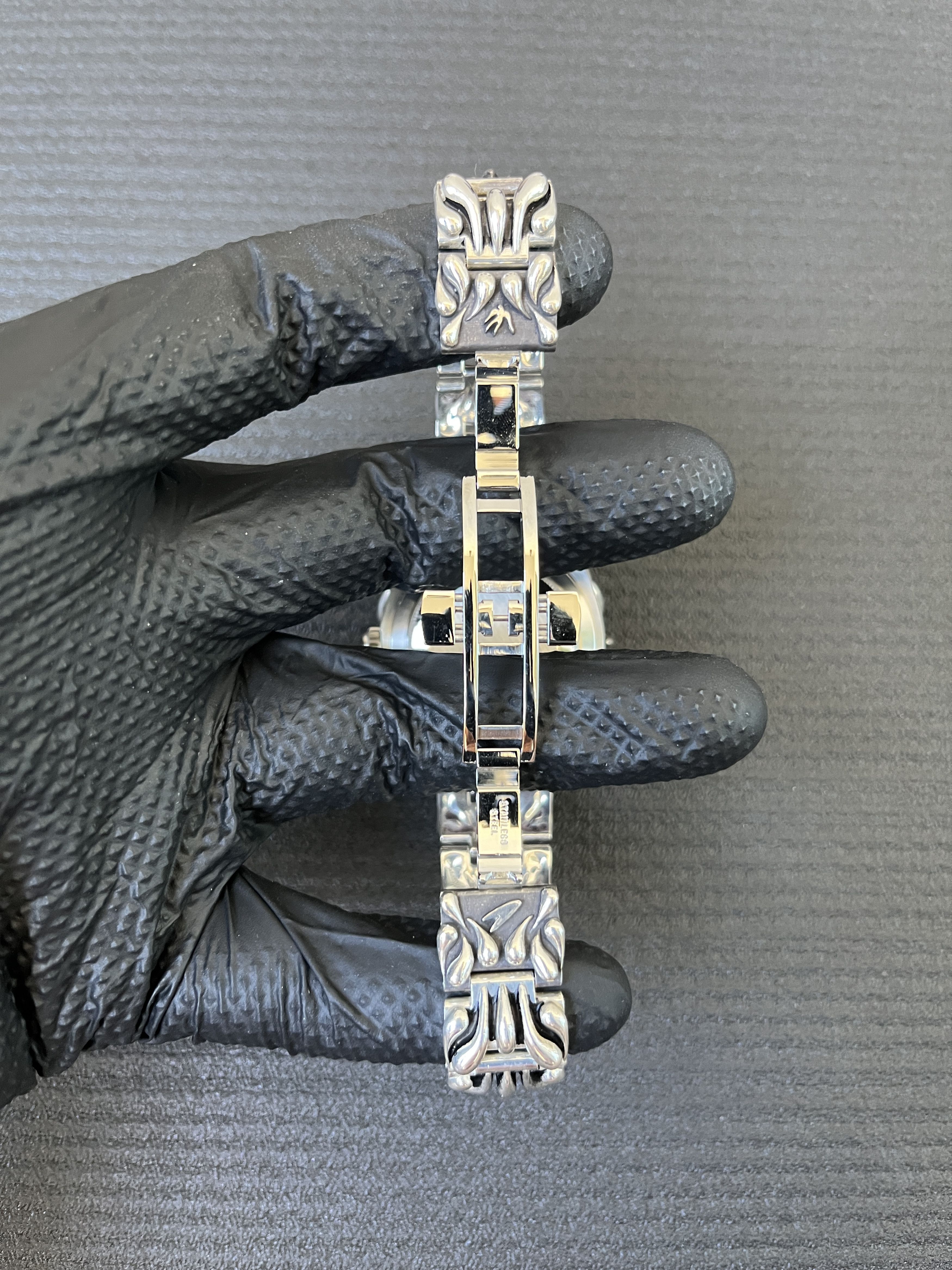Alabaster Industries Alabaster Industries Golden Web Spider Stainless Steel Watch Size 40 - 7 Thumbnail