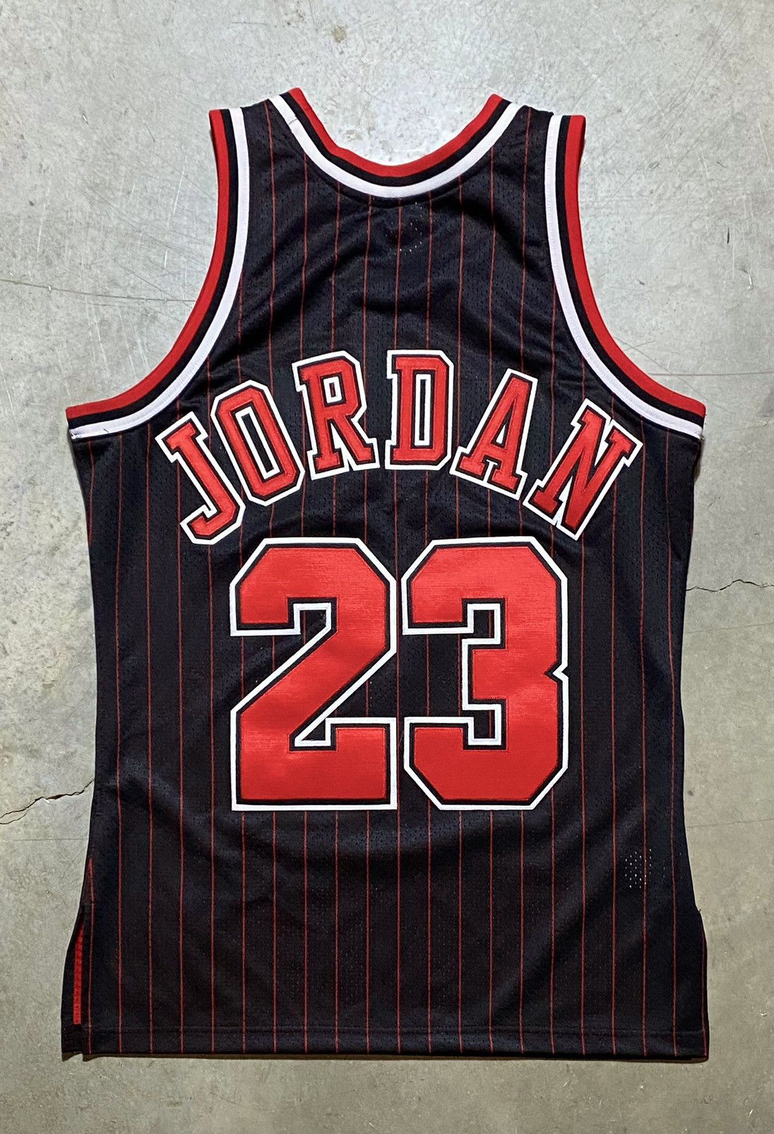 Mitchell & Ness × NBA Mitchell & Ness Chicago Bulls Michael Jordan 95-96 Jersey Size US M / EU 48-50 / 2 - 10 Thumbnail