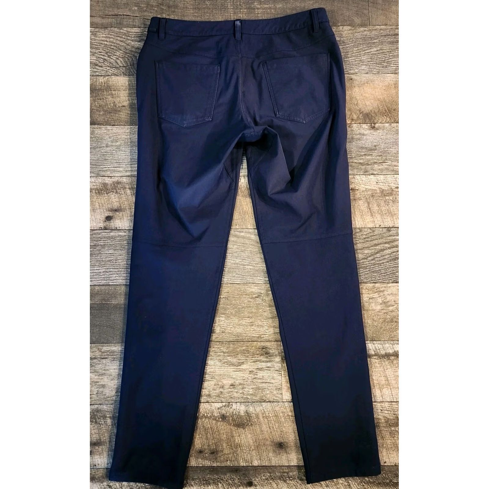 Lululemon Item Specifications: Age: 8 Size US 33 - 7 Thumbnail