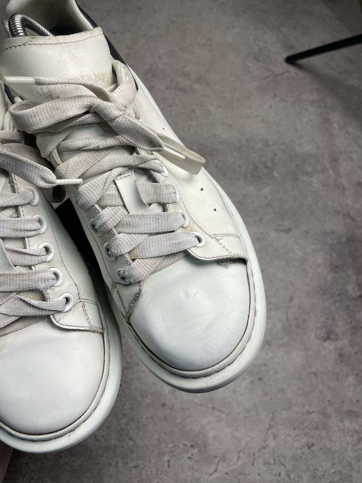 Alexander McQueen Alexander McQueen Sneakers Size 41.5 Size US 8.5 / EU 41-42 - 3 Thumbnail