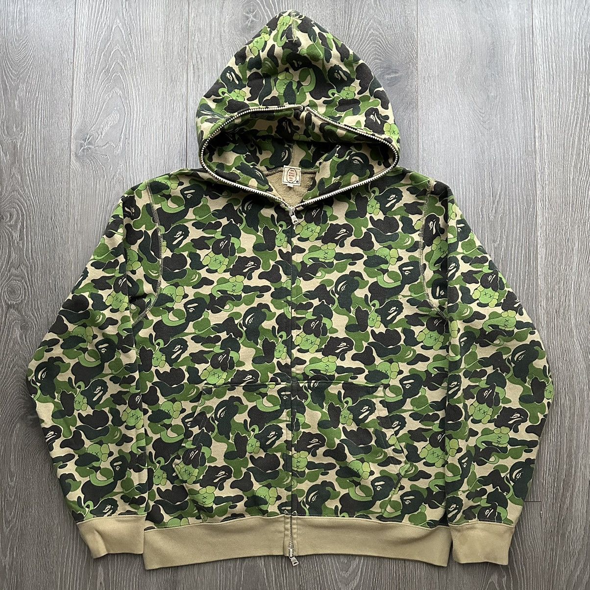 image of Bape x Kaws 00’S Bendy Camo Full Zip in Green, Men's (Size Small)