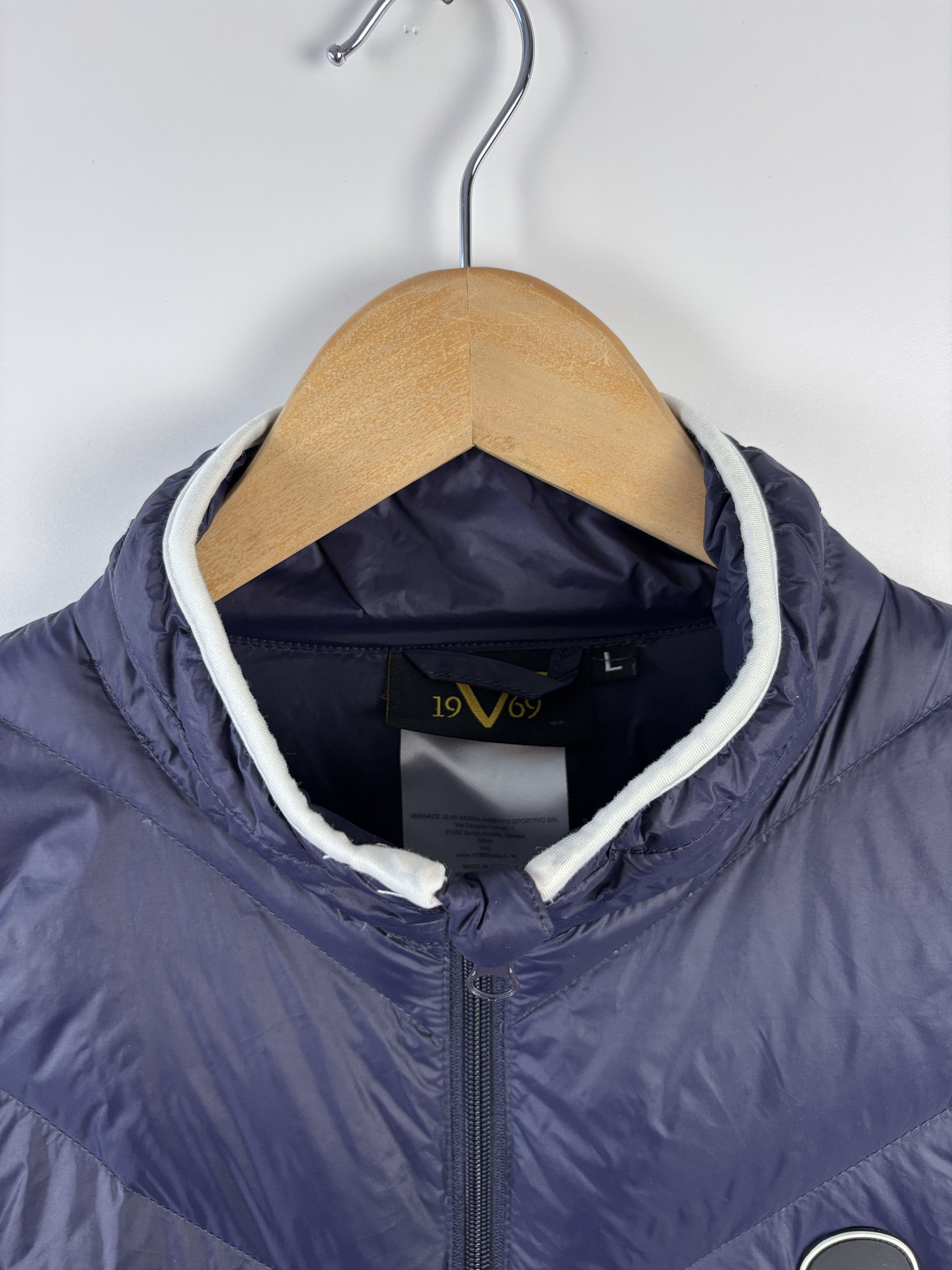 Versace Versace 1969 Lightweight Down Jacket Purple 19V69 Size L Size US L / EU 52-54 / 3 - 8 Thumbnail