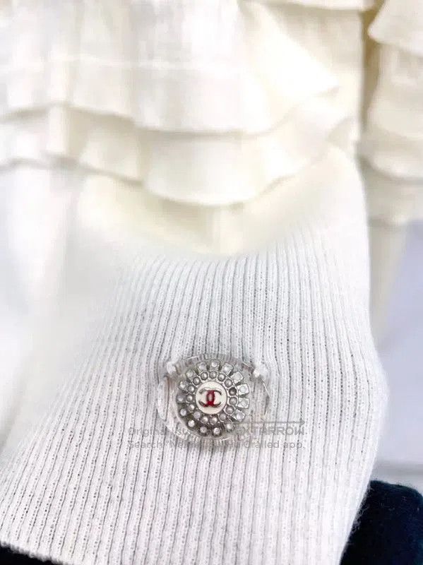Chanel Chanel Cream Ruffled Knit Sweater for Women . Size L / US 10 / IT 46 - 6 Thumbnail
