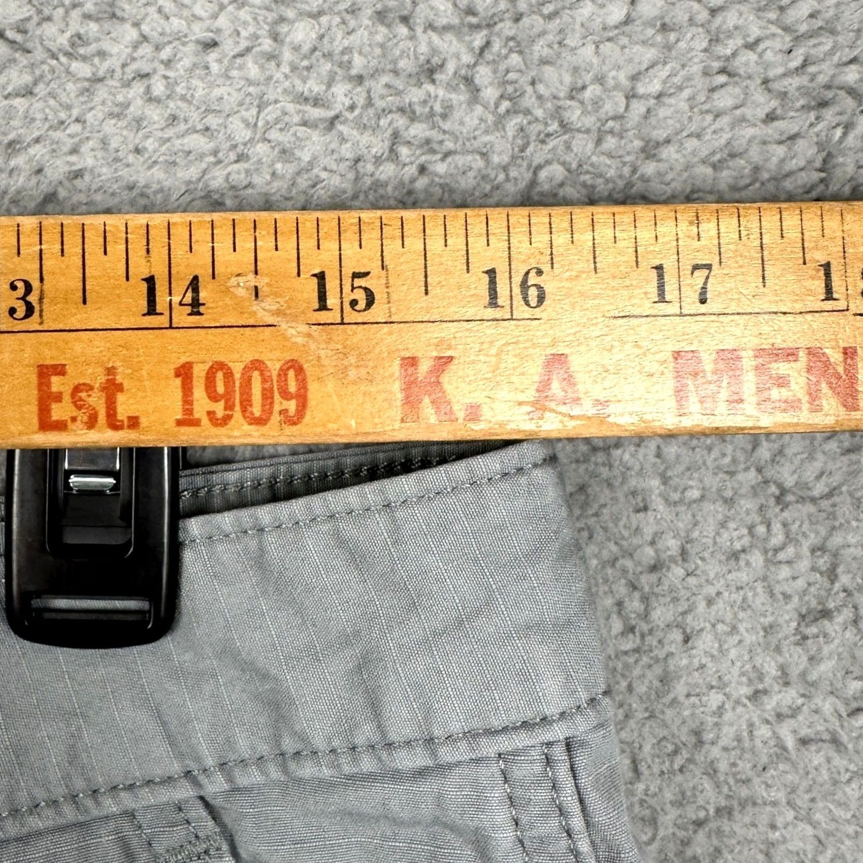 Levi's Levi's Shorts Men 32 Grey Cargo Ripstop Flat Front Utility Pocket Outdoor Cotton Red Tab Canvas Button Size US 32 / EU 48 - 6 Thumbnail