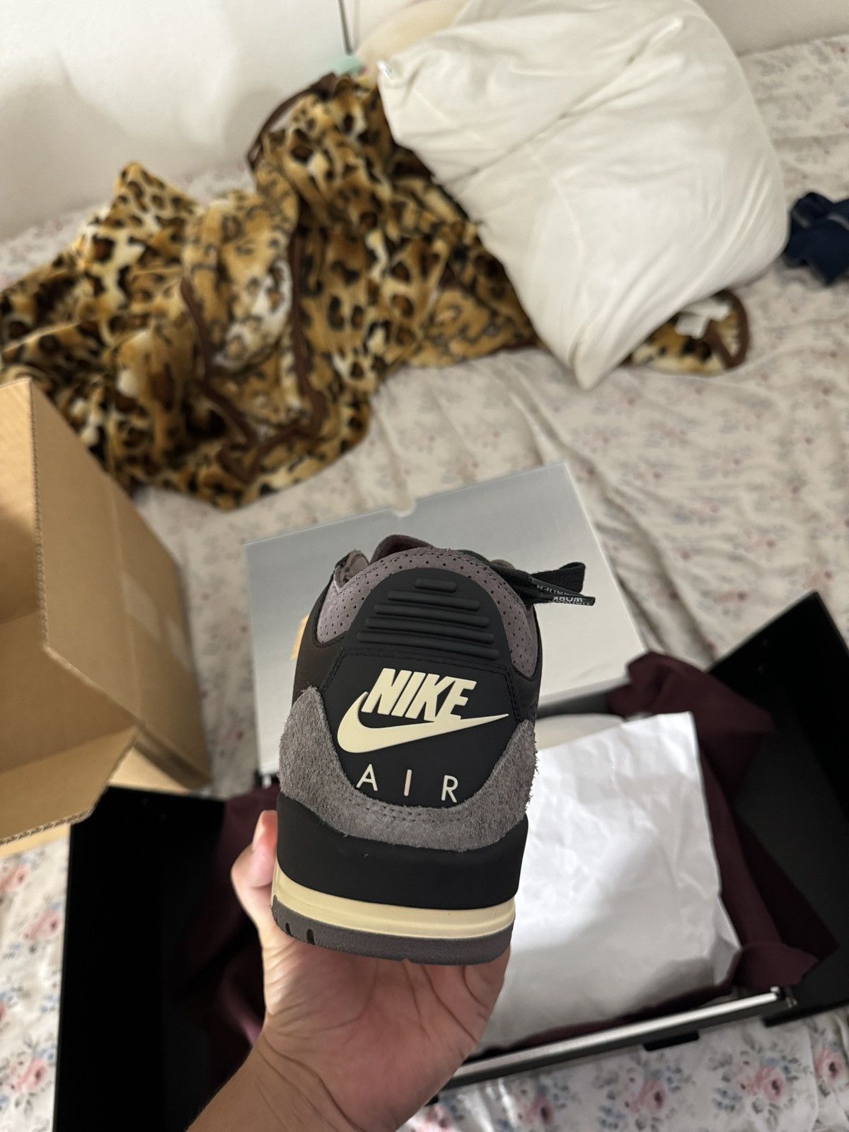 A Ma Maniere × Jordan Brand Nike Air Jordan 3 A Ma Maniere WYWS Size US 9.5 / EU 42-43 - 3 Thumbnail