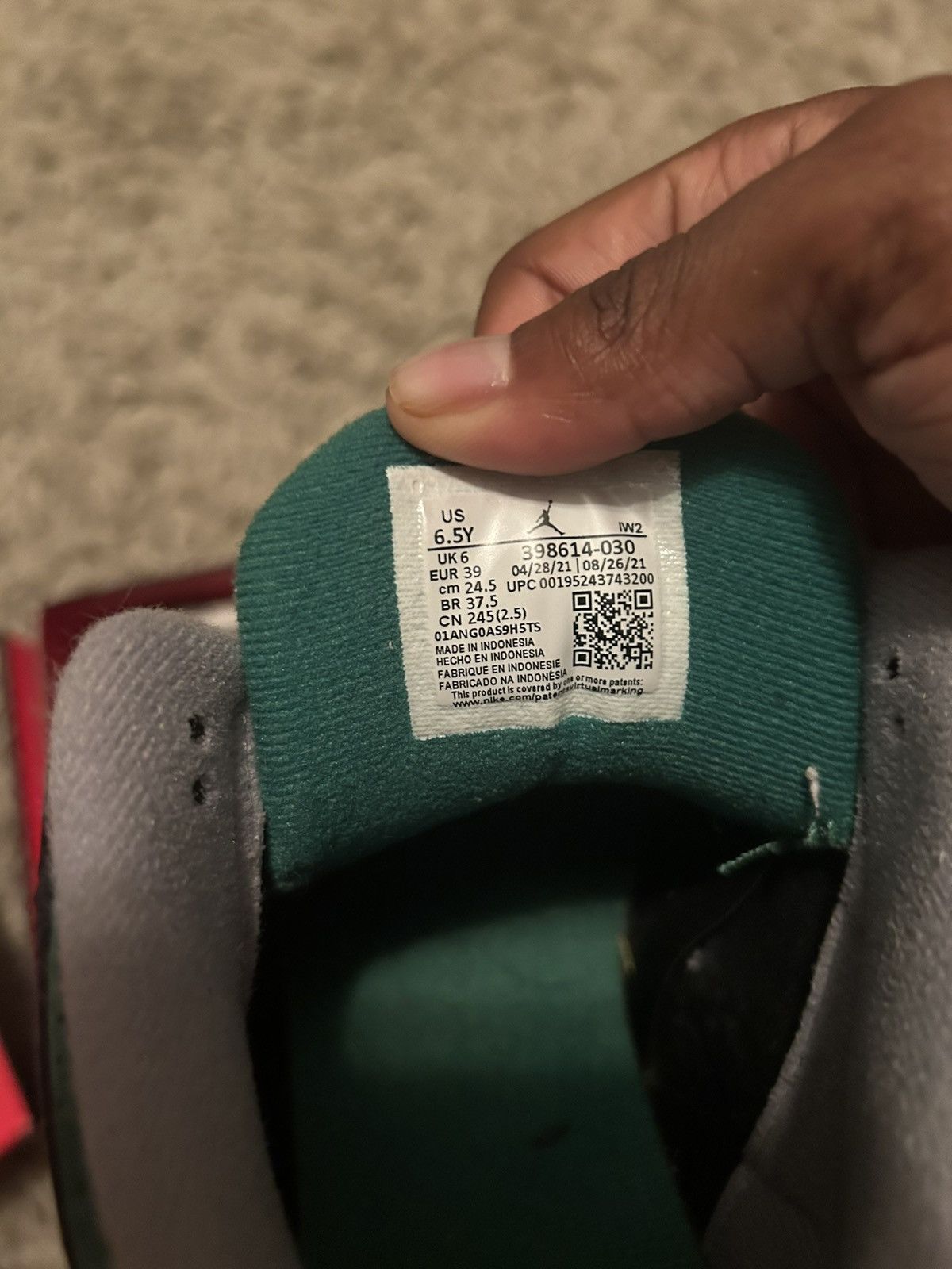 Jordan Brand Jordan 3 Pine Green (size 6.5) Size US 6.5 / EU 39-40 - 5 Thumbnail
