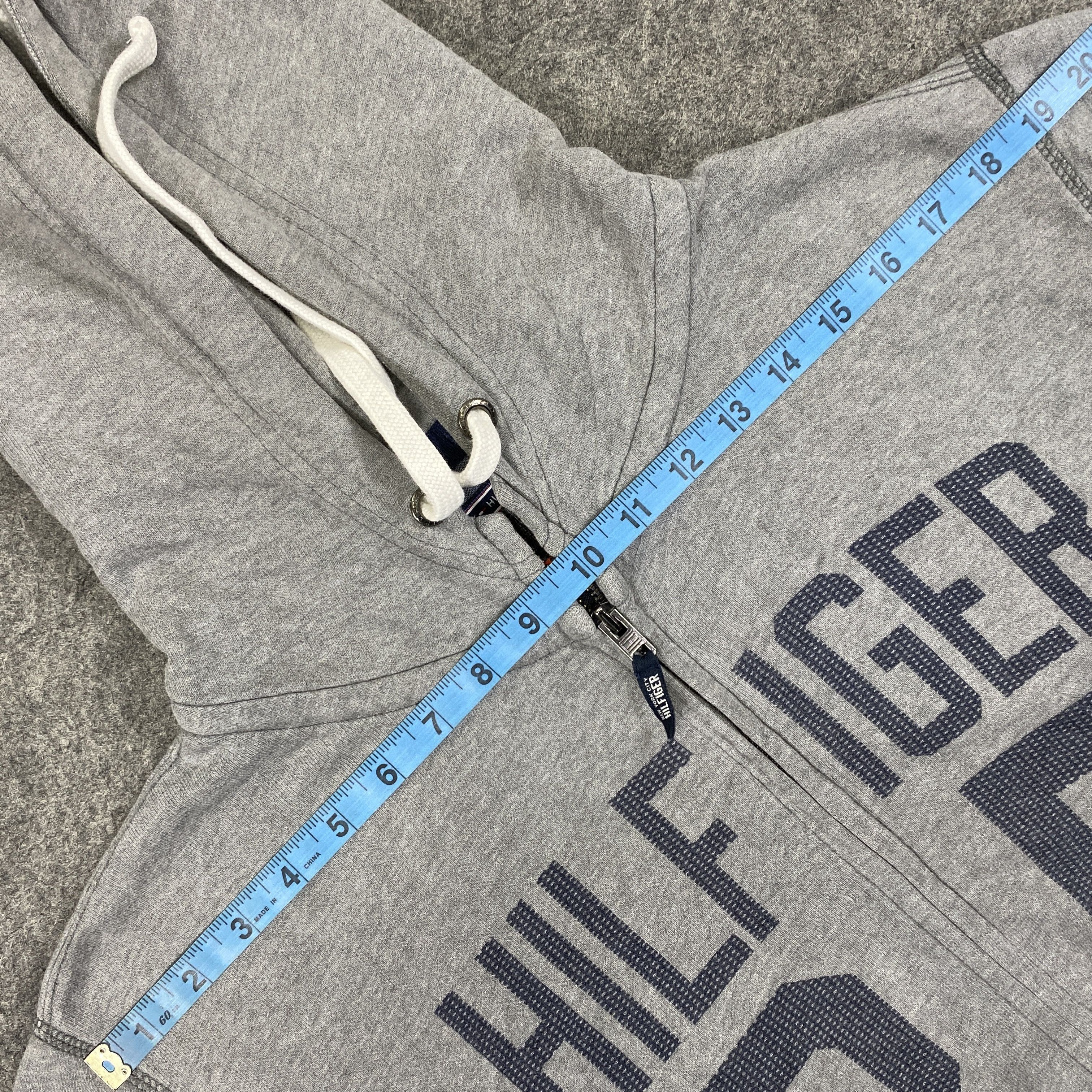 Tommy Hilfiger Vintage Tommy Hilfiger 85 Zipper Hoodie -SW066 Size US L / EU 52-54 / 3 - 5 Thumbnail