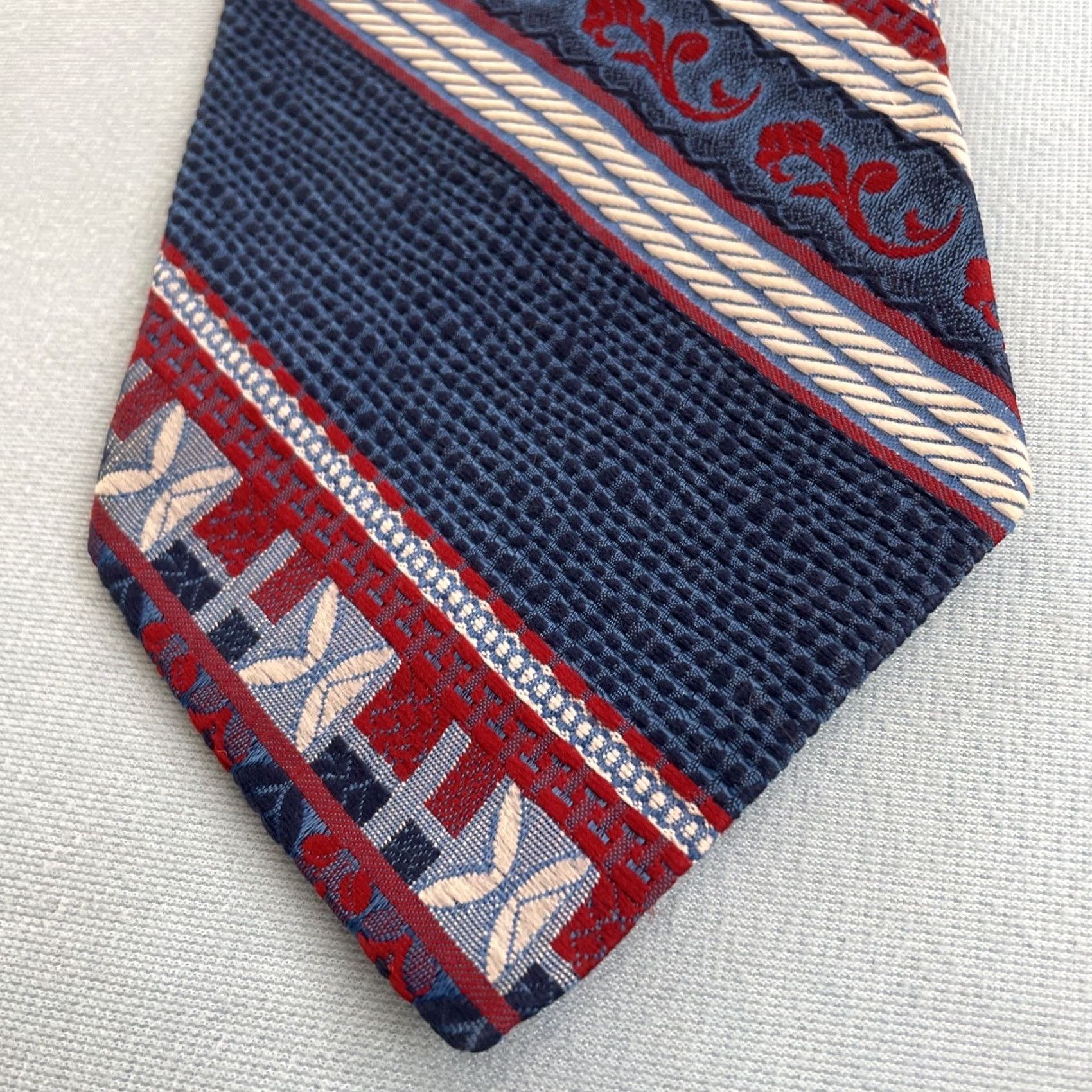 Vintage VINTAGE 1970s Necktie Woven Jacquard Rockabilly Mob Boss Patriot Texture Blue Red White 4" Tie Mens Tie Size ONE SIZE - 3 Thumbnail