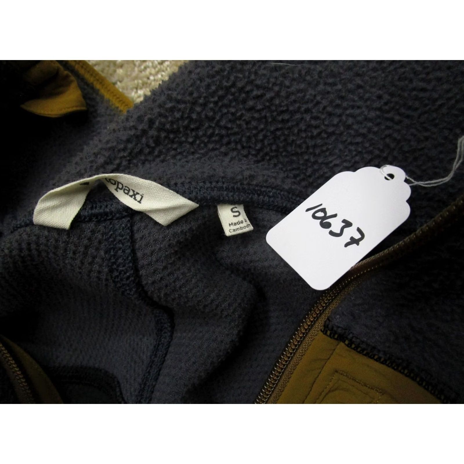 Cotopaxi Cotopaxi Pullover Men Small Black Fleece 1/2 Zip Pocket Logo Mock Neck Sweatshirt Jacket Style: Pullover Size US S / EU 44-46 / 1 - 8 Thumbnail