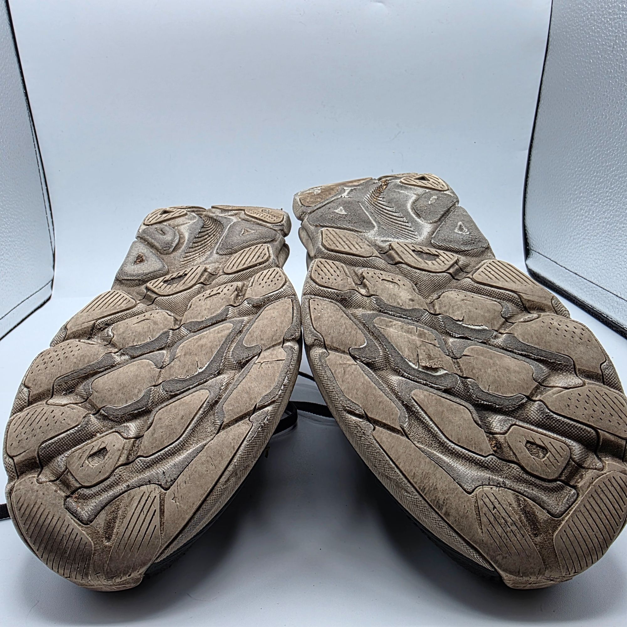 Hoka Hoka One One Clifton 9 Womens Size 9 B Black Shoes Athletic Size US 9 / IT 39 - 11 Thumbnail