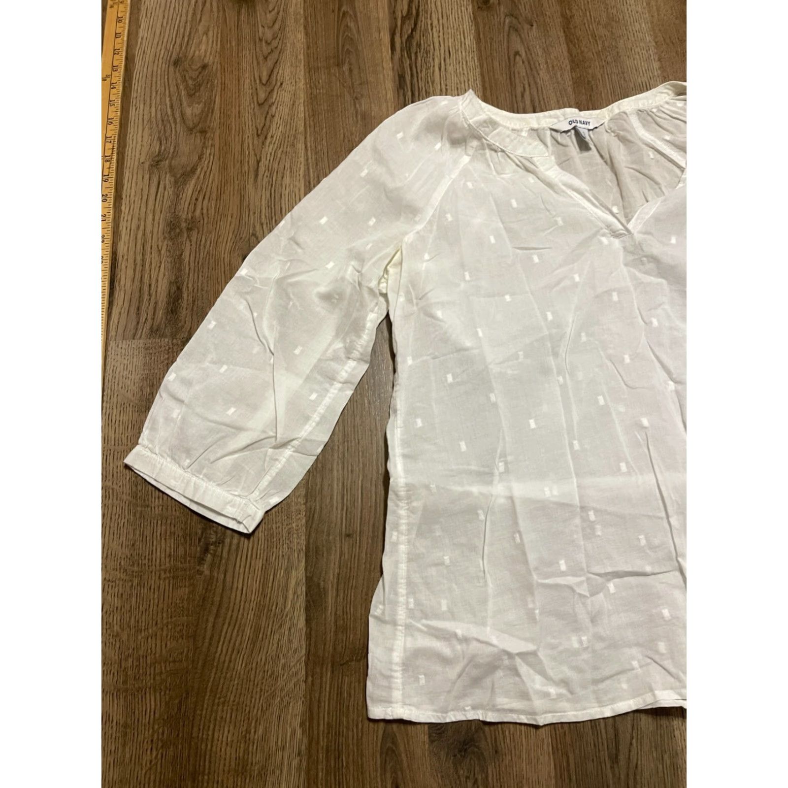 Old Navy Old Navy Shirt Women L White 3/4 Sleeve V-Neck Lightweight Casual Basic T-Shirt Size L / US 10 / IT 46 - 3 Thumbnail