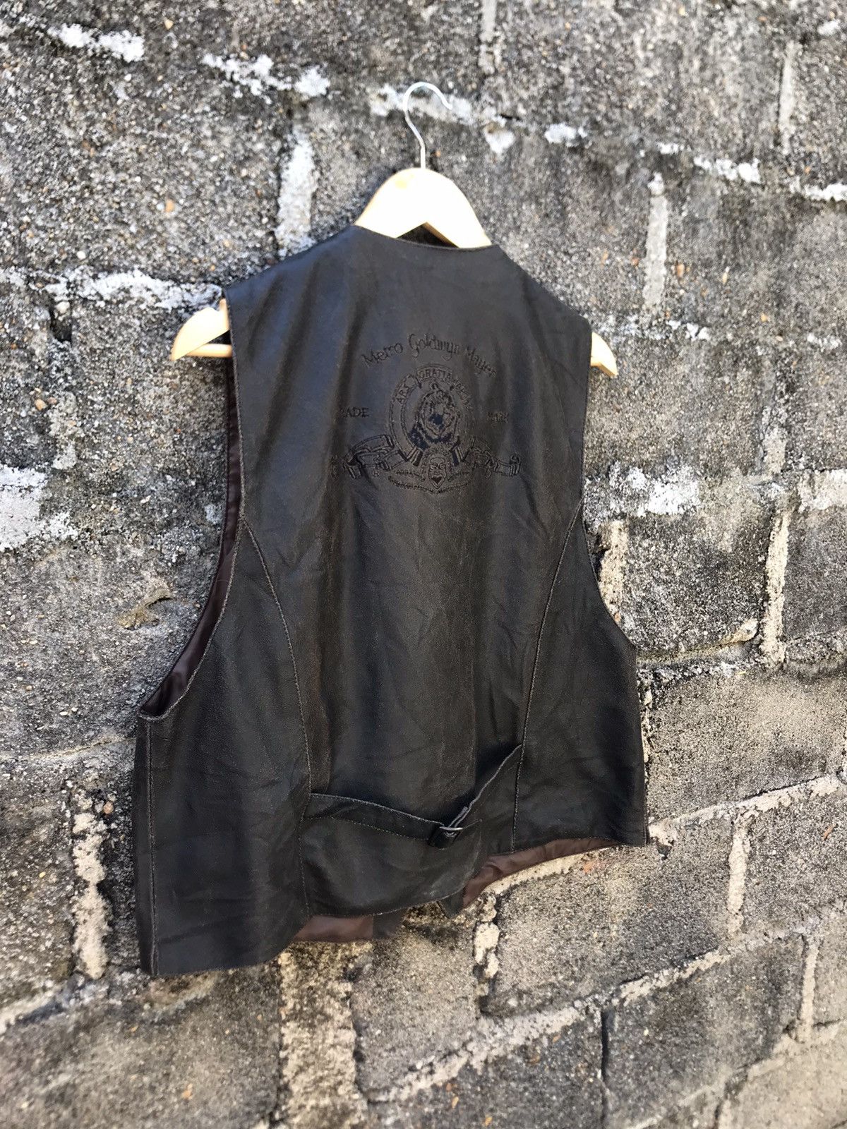 Leather × Universal Studios Vintage Metro Goldwyn Mayer Button Leather Vest Size US L / EU 52-54 / 3 - 13 Thumbnail