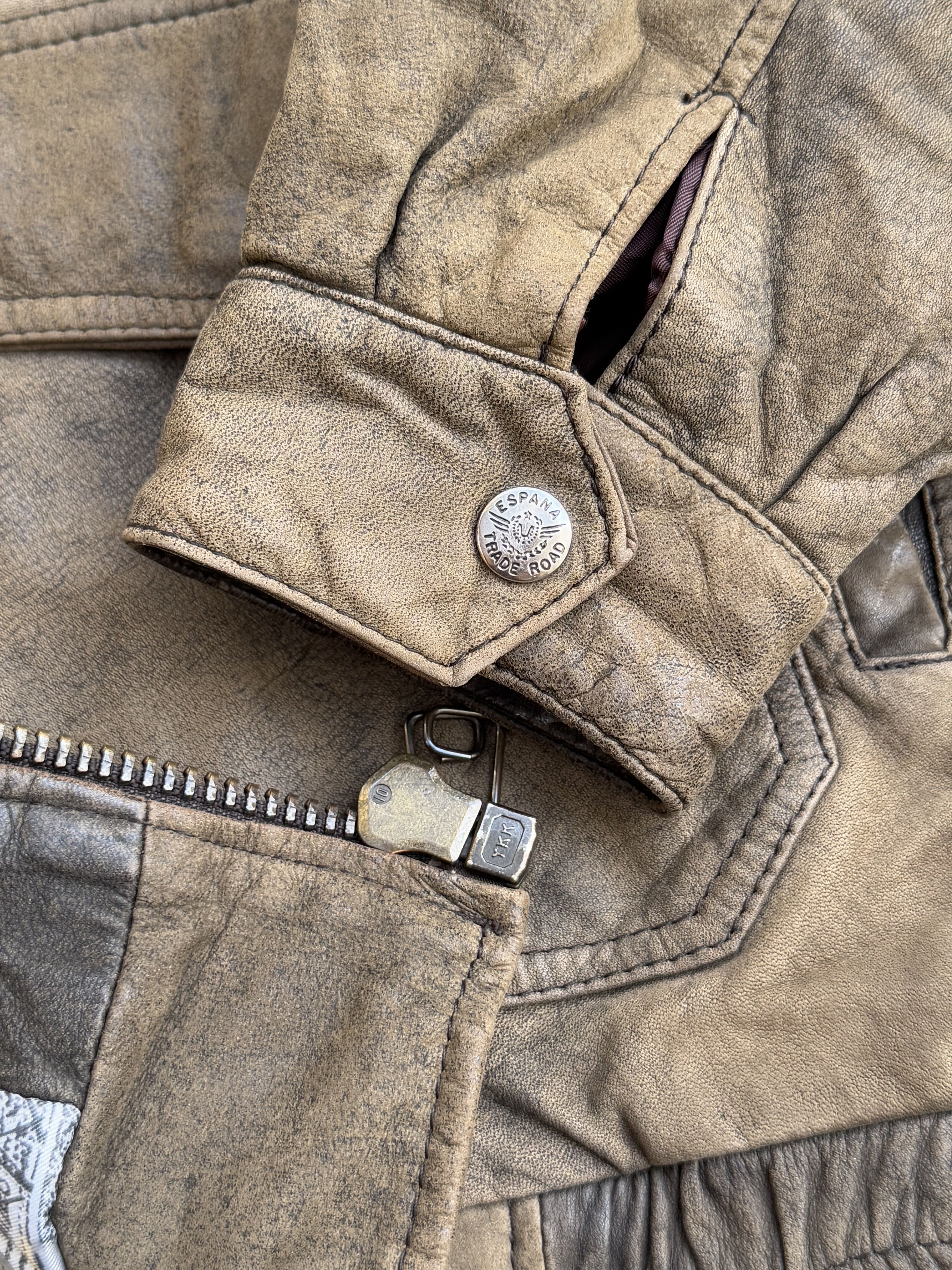 Avirex Vintage A2 Pilot's Brown Leather Jacket Flying Tigers 1941 Size US M / EU 48-50 / 2 - 16 Thumbnail