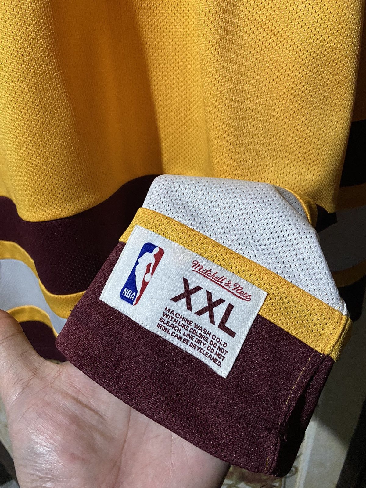 Mitchell & Ness Mitchell And Ness Cleveland Cavaliers Mesh jersey size xxl Size US XXL / EU 58 / 5 - 5 Thumbnail