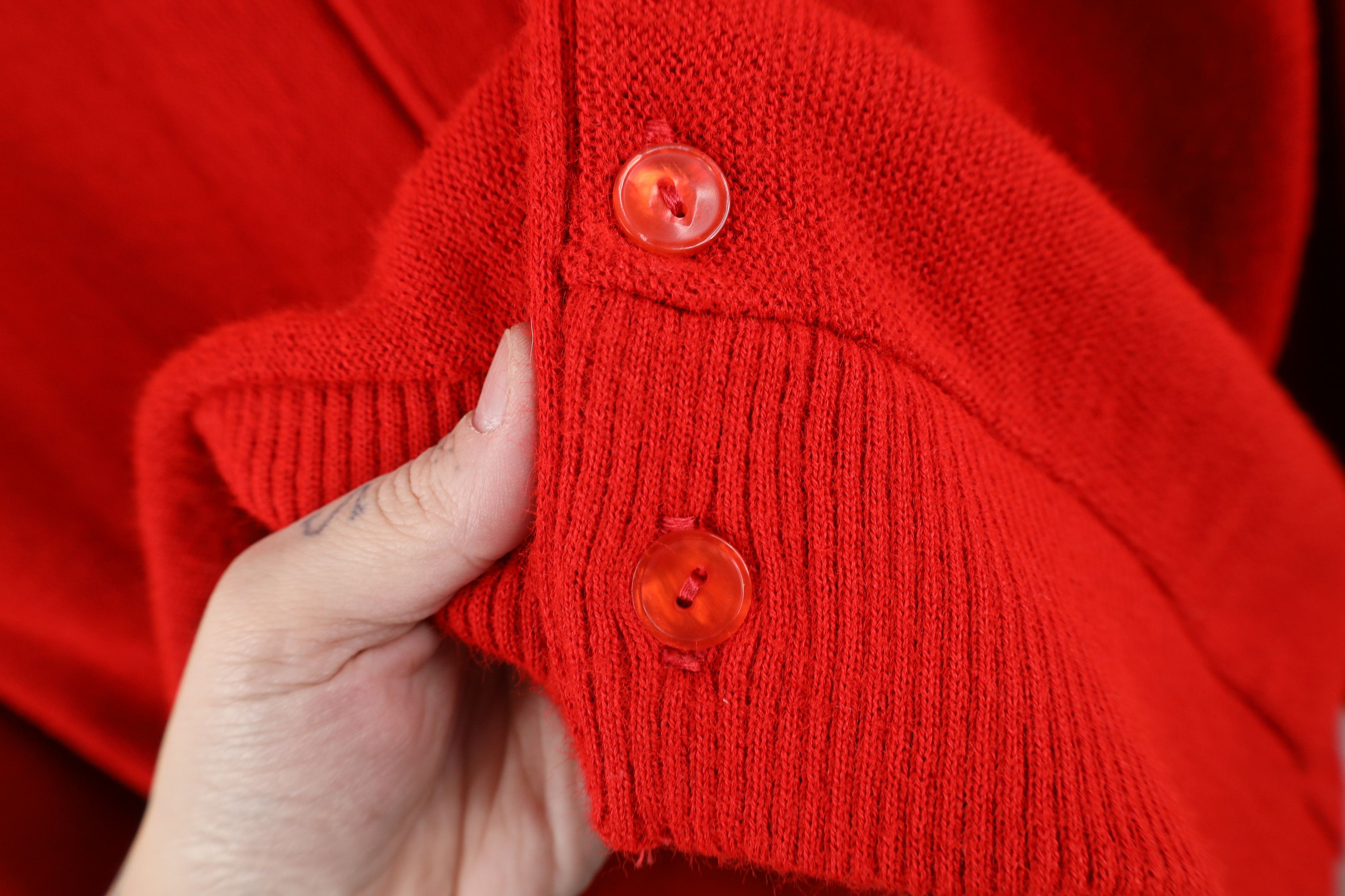 Vintage Vintage 70s Streetwear Faded Knit Cardigan Sweater Red USA Size US L / EU 52-54 / 3 - 8 Thumbnail