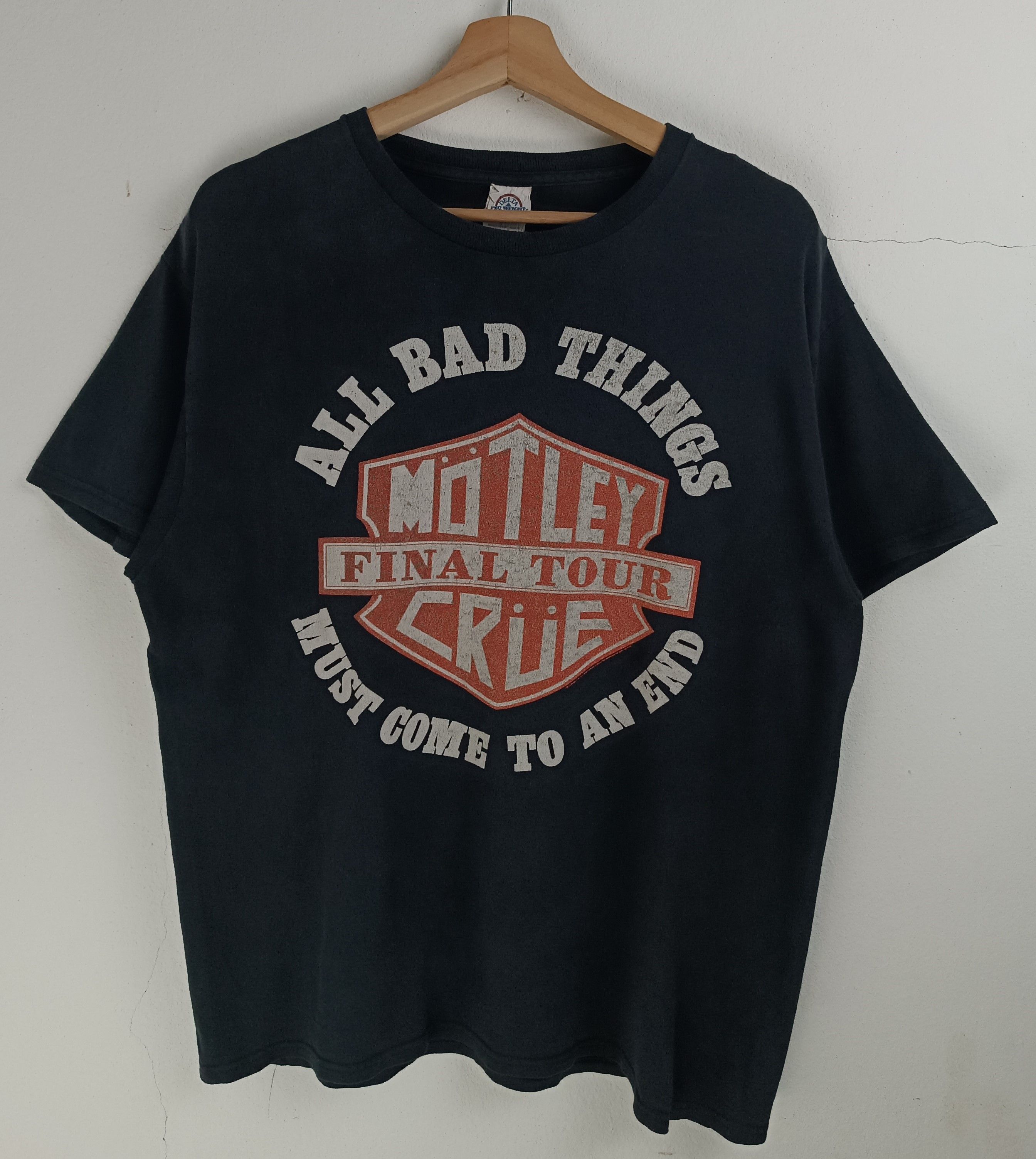 Band Tees THRASHED FADED VINTAGE '14 MOTLEY CRUE FINAL TOUR HARLEY LOG Size US L / EU 52-54 / 3 - 3 Thumbnail