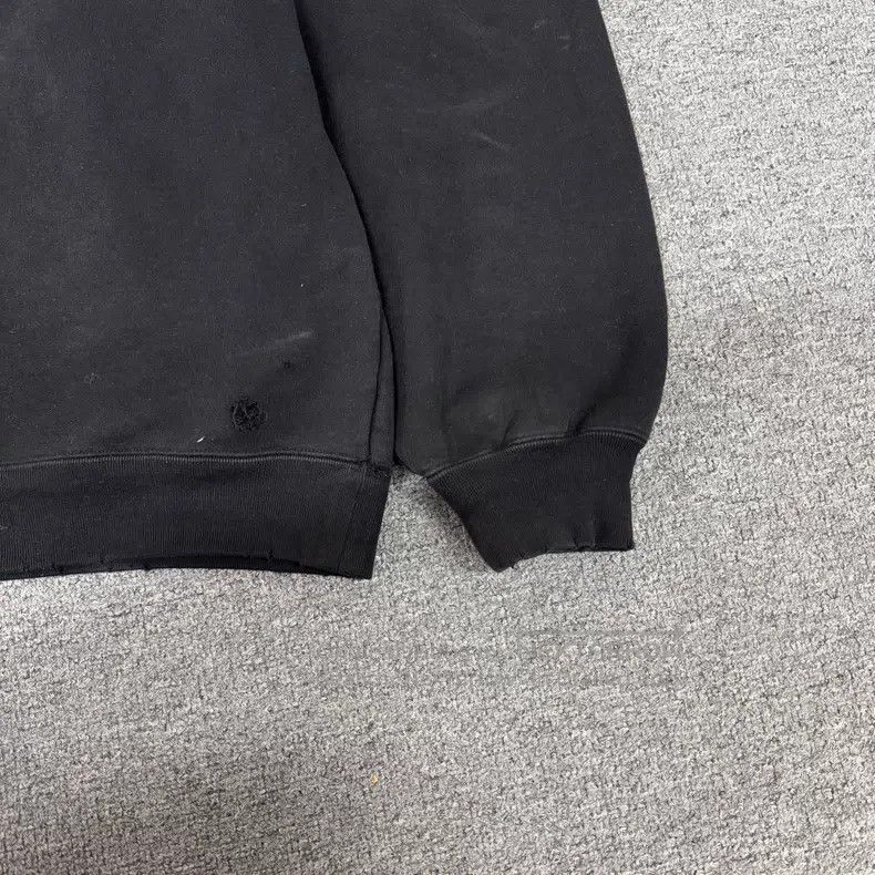Balenciaga Balenciaga Marathon Destroyed Crewneck Sweatshirt Size US S / EU 44-46 / 1 - 3 Thumbnail