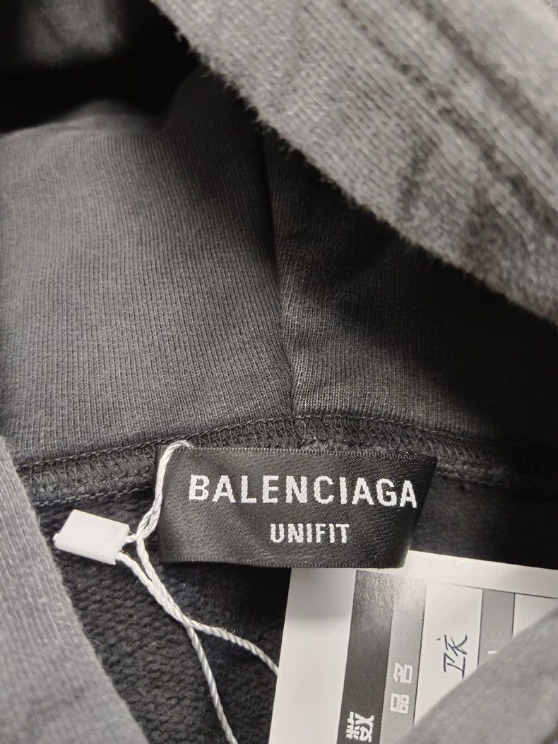 Balenciaga Balenciaga Cover the label to make an old hooded sweater Size US M / EU 48-50 / 2 - 3 Thumbnail