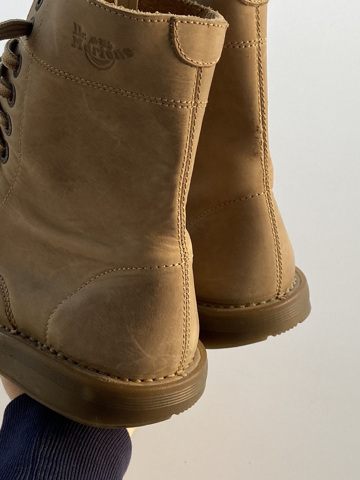 Dr. Martens Dr. Martens AirWair Beige Leather Boots US-8 EU40 Size US 8 / IT 38 - 19 Thumbnail