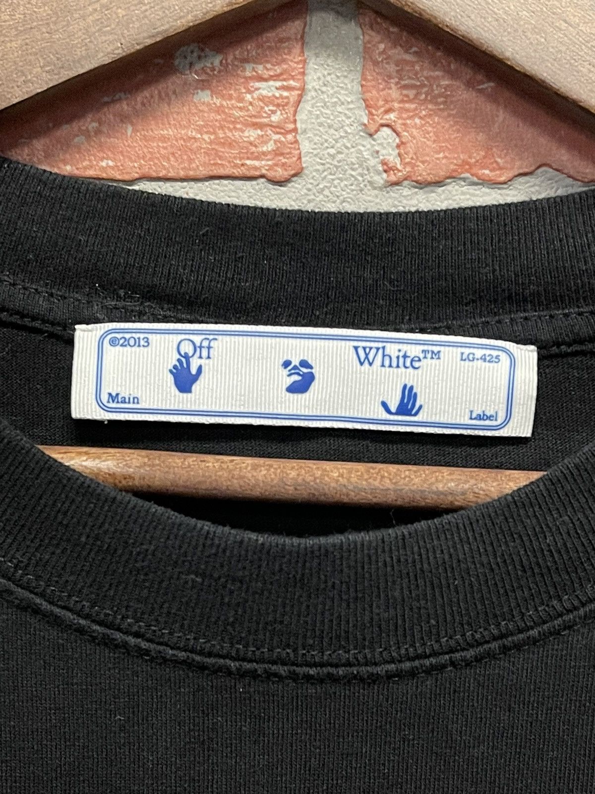 Off-White Size M - Off White Tee Graphic Print Black/Yellow Size US M / EU 48-50 / 2 - 7 Thumbnail