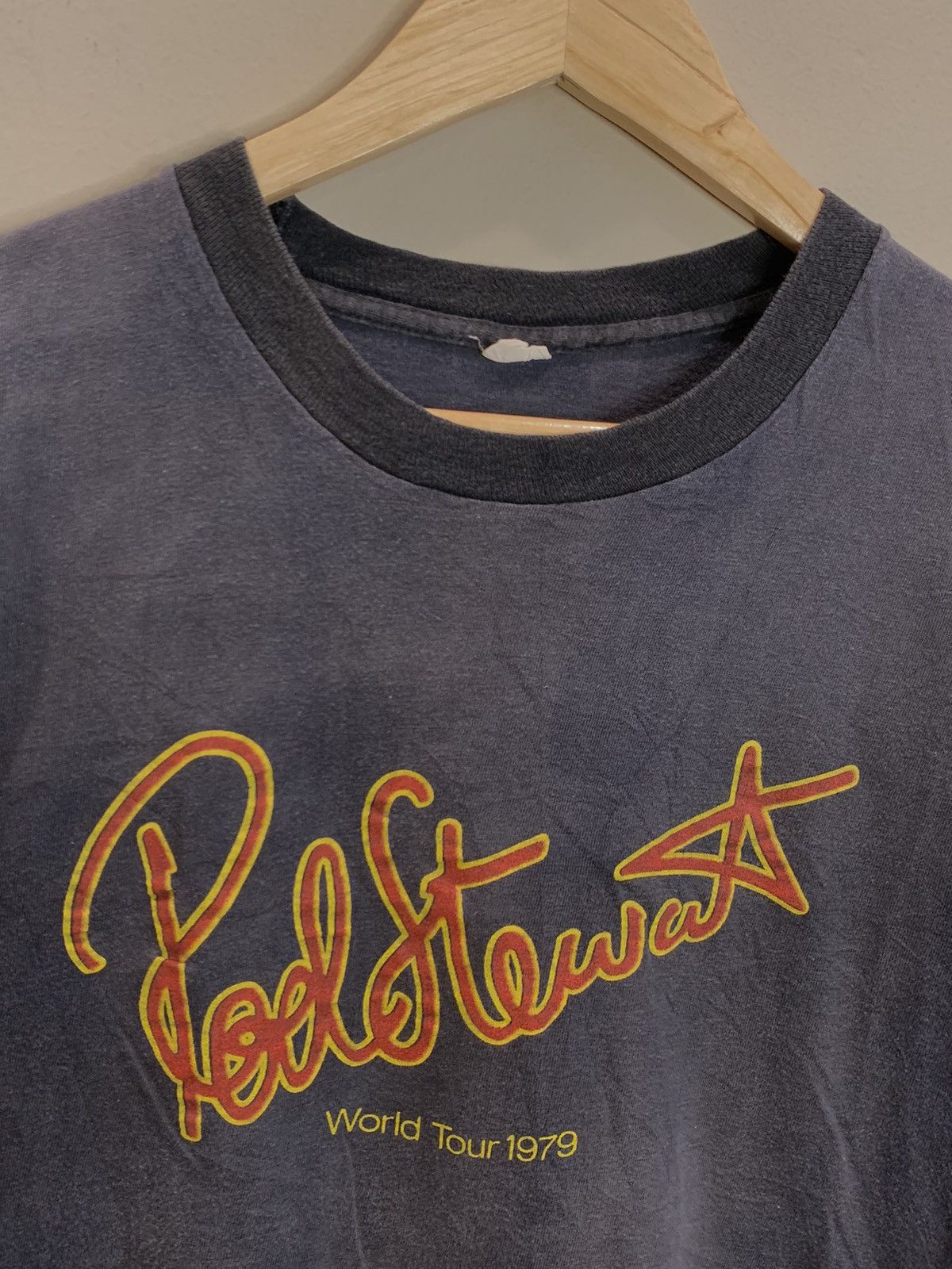 Band Tees × Vintage *RARE* Vintage 1979 Rod Stewart Blondes More Fun Tour Shirt Size US M / EU 48-50 / 2 - 3 Thumbnail