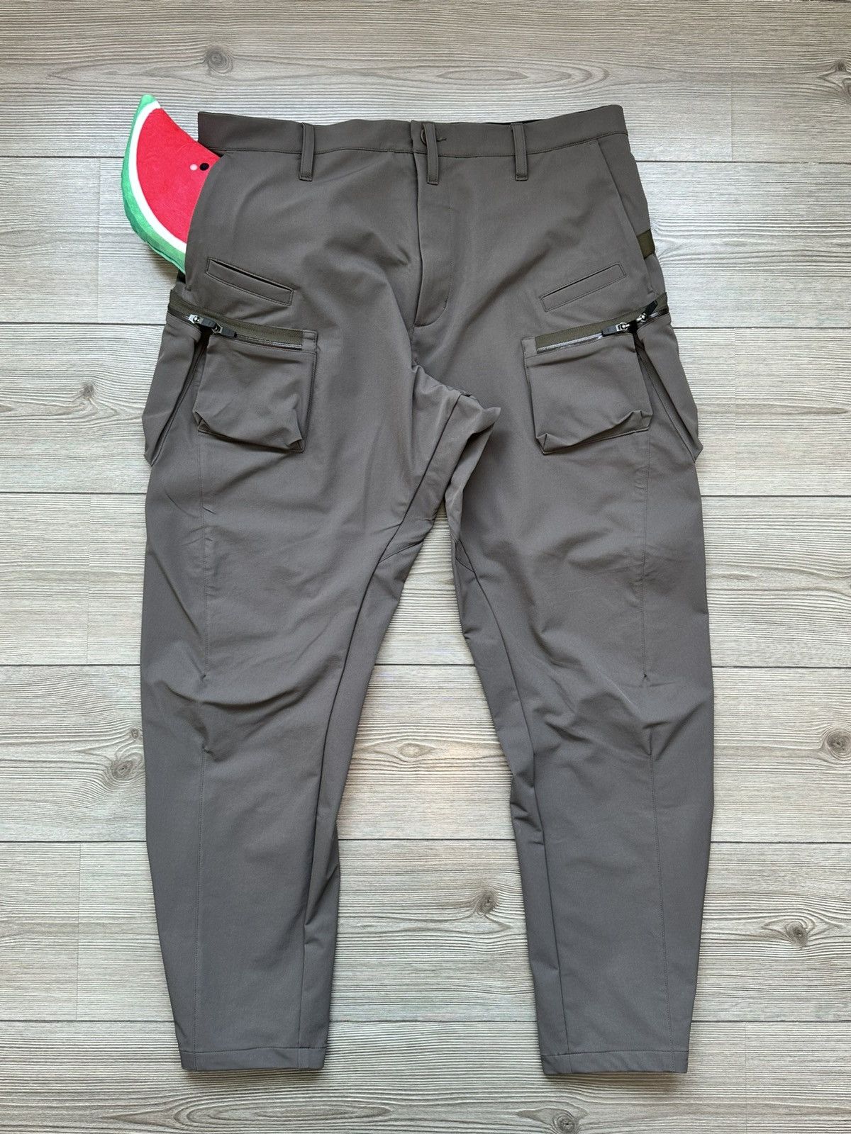 Acronym P41-DS (XL, Gray, 9/10) Size US 36 / EU 52 - 1 Thumbnail