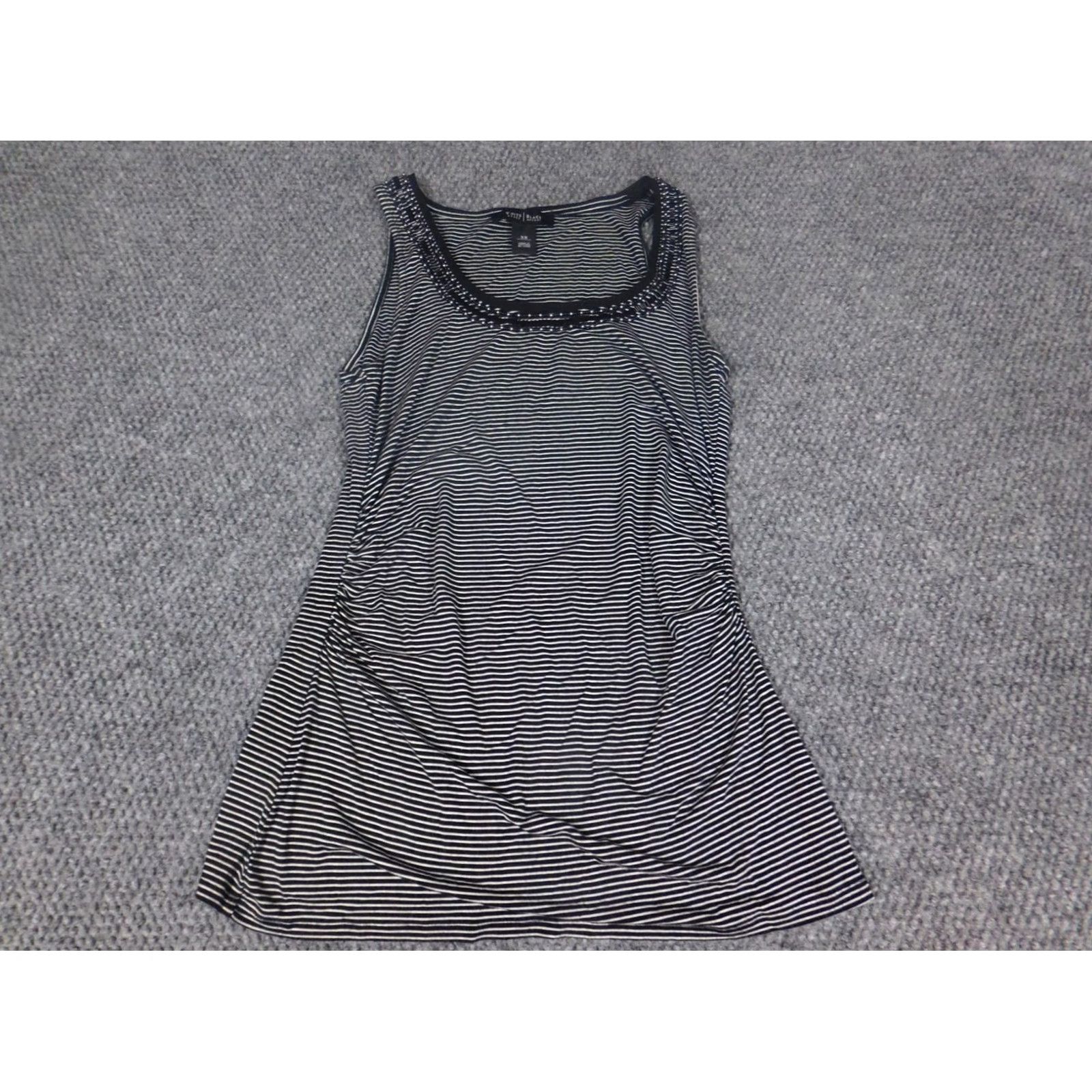 White House Black Market White House Black Market Tank Womens XS Black Crew Neck Pullover Stretch Casual Tank Top Black Solid Size XS / US 0-2 / IT 36-38 - 3 Thumbnail