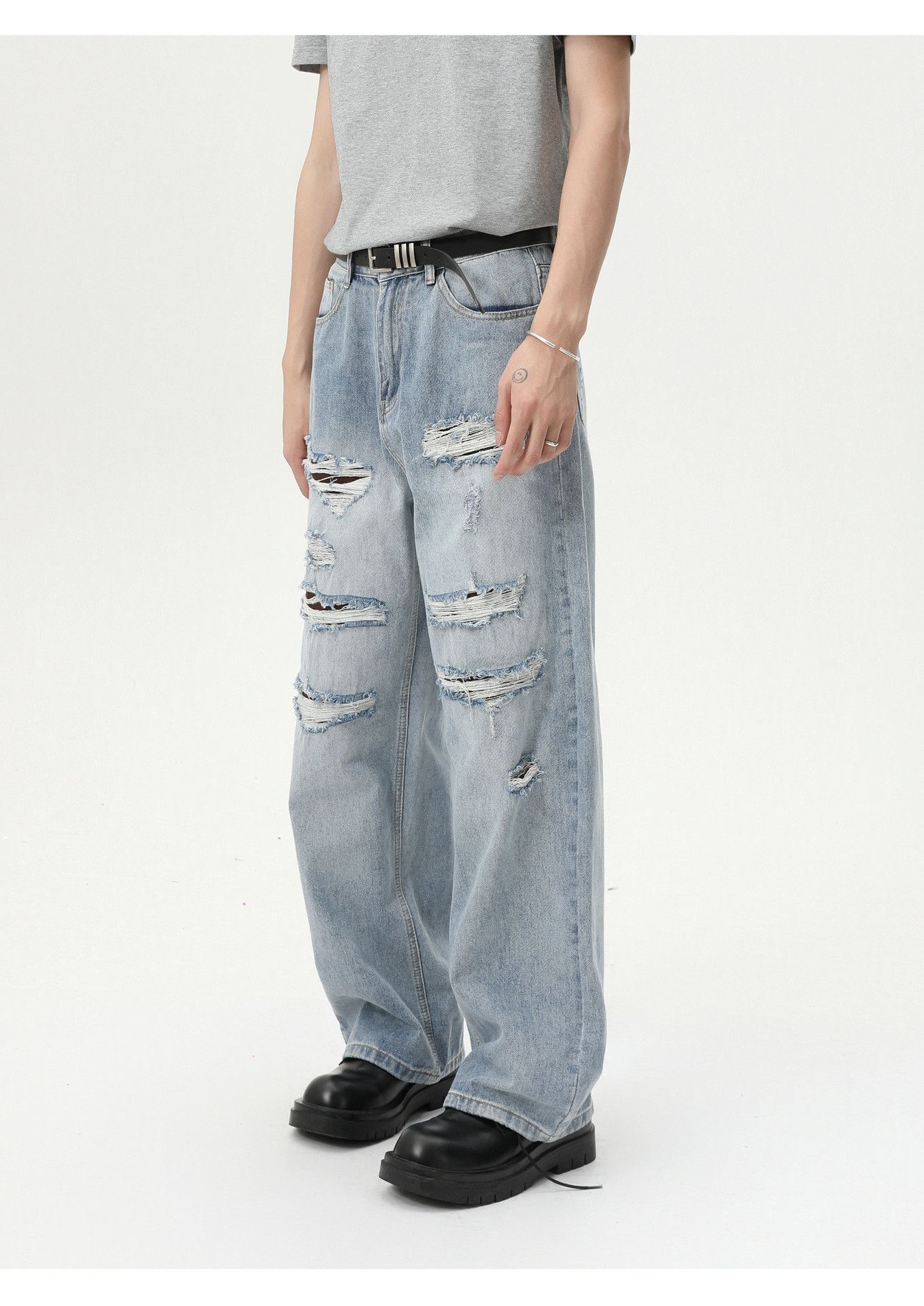 Vintage Men's distressed ripped loose-fitting washed denim jeans Size US 32 / EU 48 - 3 Thumbnail