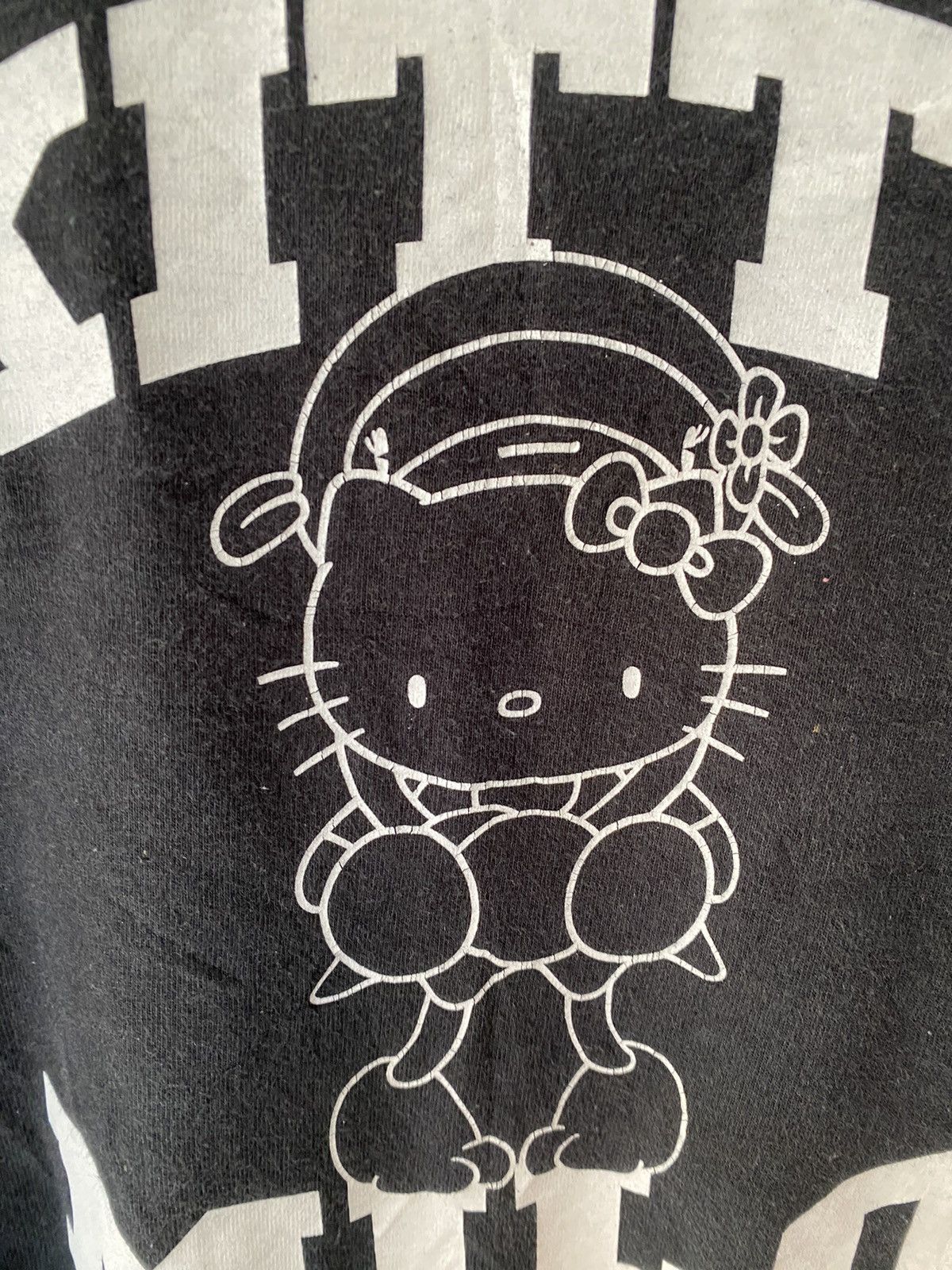 Bape 2006 Bape Baby Milo X Hello Kitty tee Size US S / EU 44-46 / 1 - 5 Thumbnail