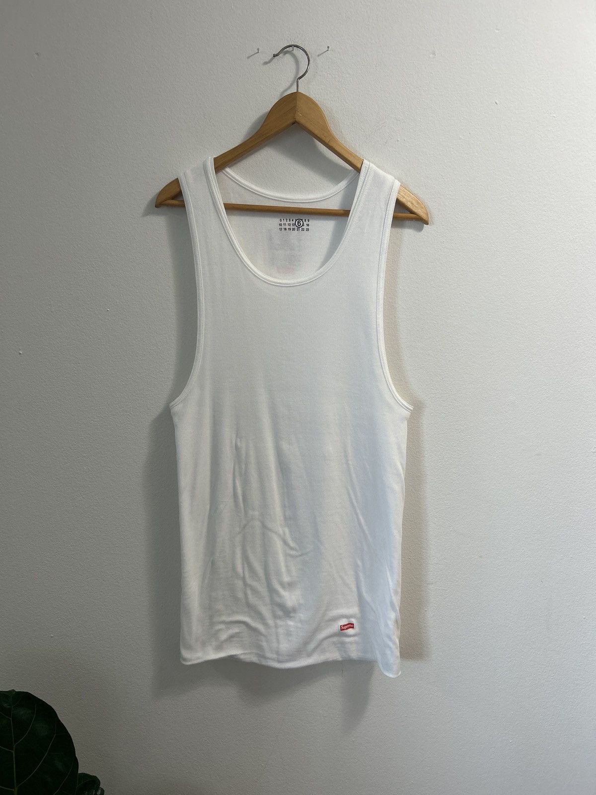 トップス Supreme MM6 Hanes Tagless Tank Top Supreme MM6 Maison Margiela Hanes Tagless Tank Top (1 Pack