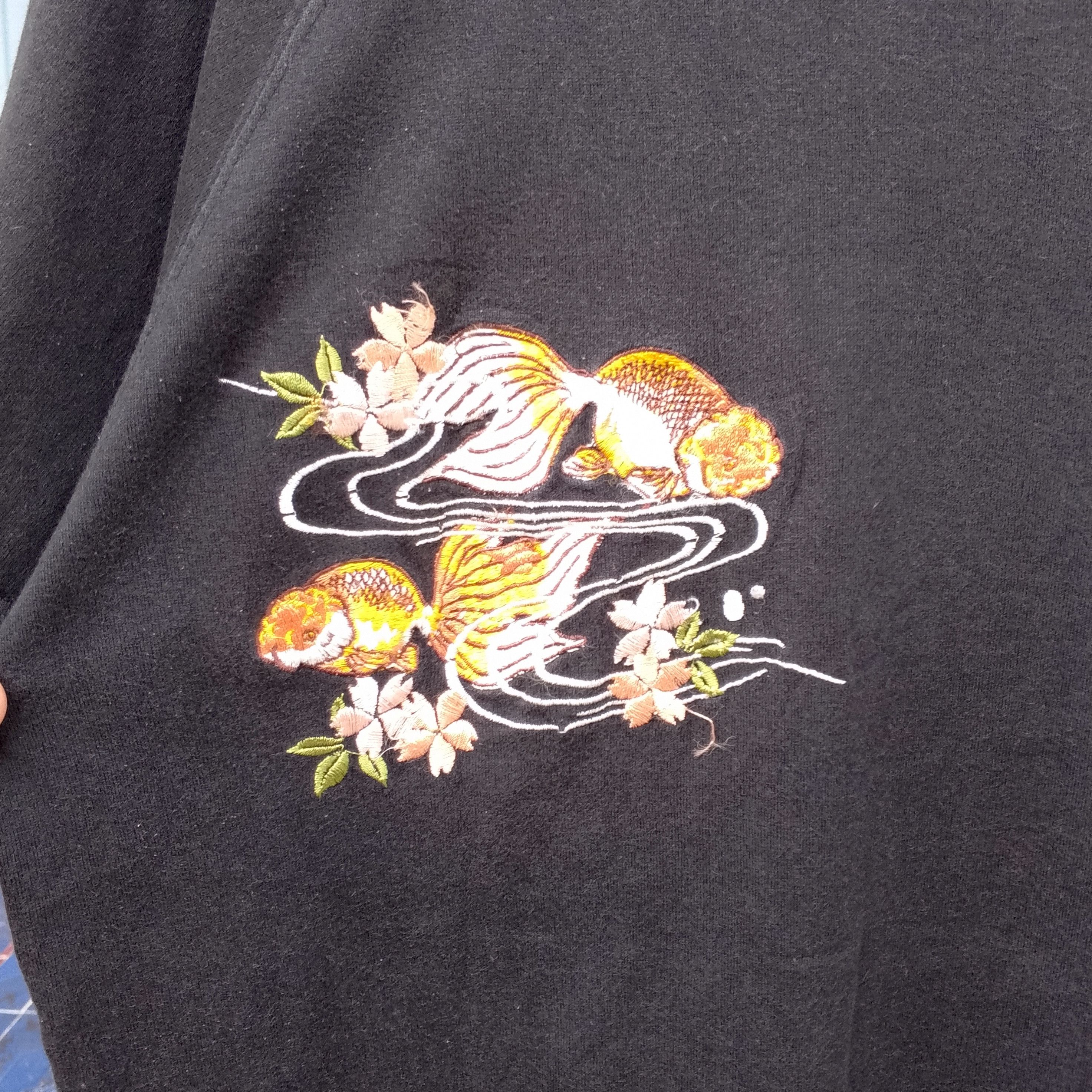 Japanese Brand Vintage Japanese Domestic Sukajan Koi Fish Embroidery Tee Size US L / EU 52-54 / 3 - 6 Thumbnail